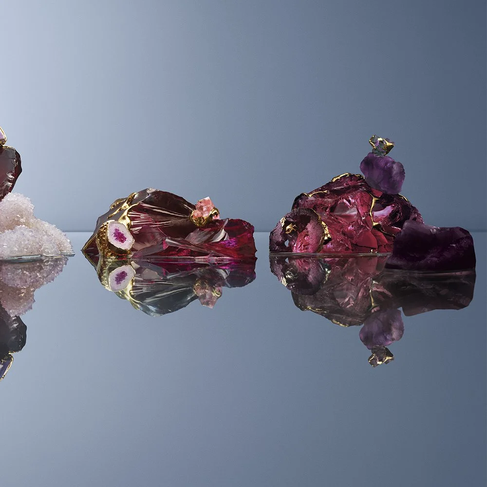 Retouche photo précise, amélioration de l'image, suppression des défauts, création du fond et des ombres, photomontage, chromie. 