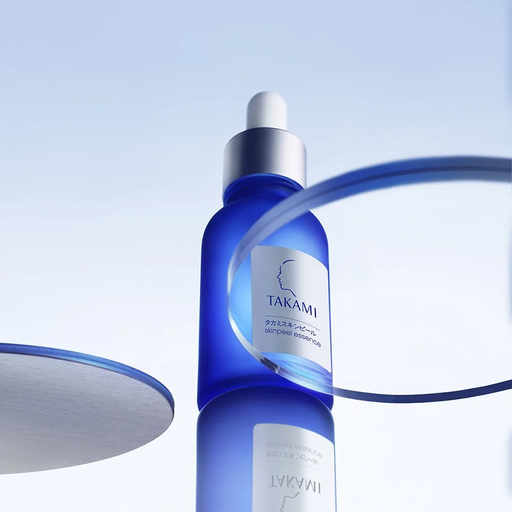 Retouche photo précise, amélioration de l'image, suppression des défauts, création du fond et des ombres, photomontage, chromie. 