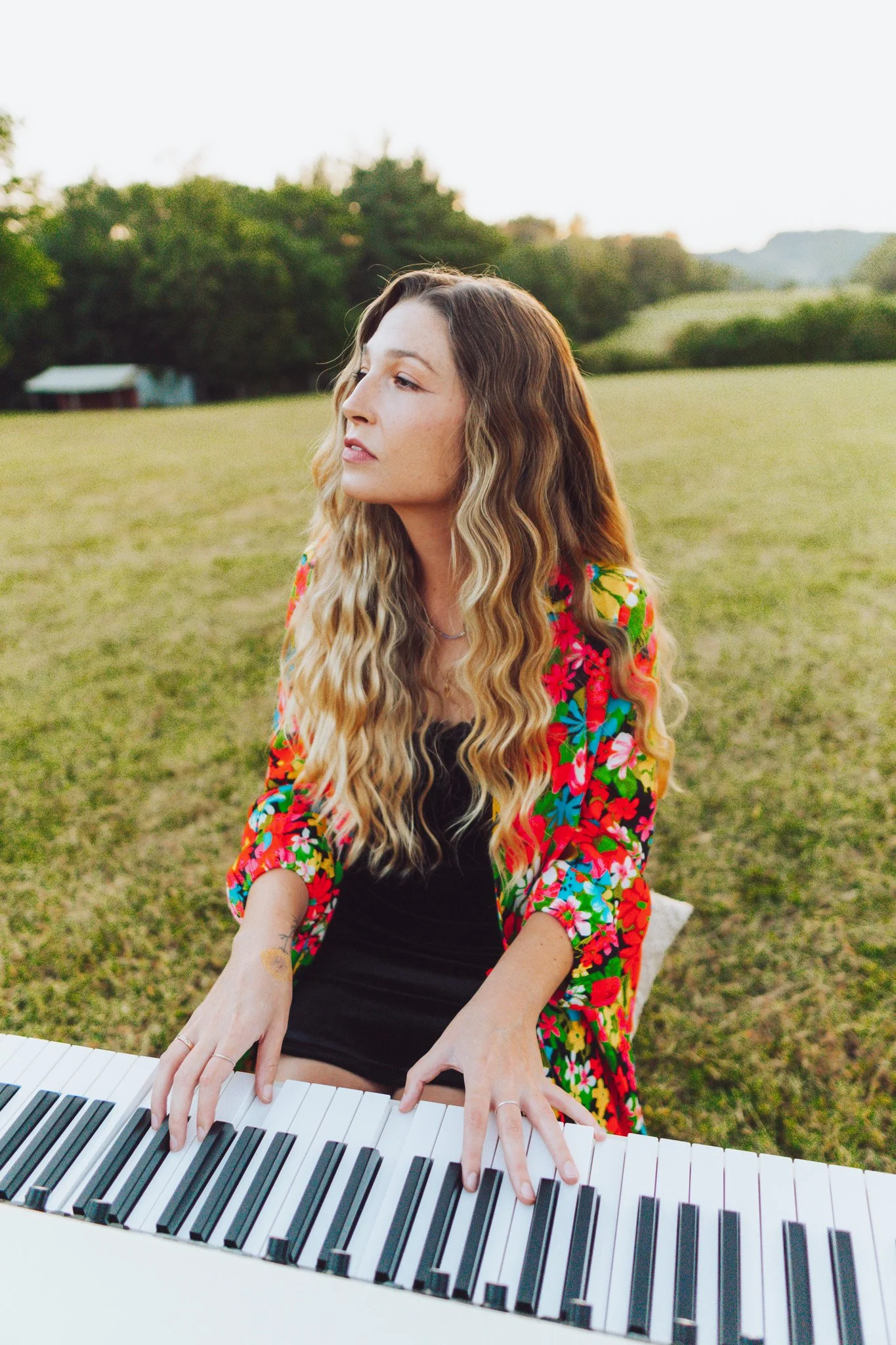 Madeline-Rae-Artist-Spotlight-Sunset-Nashville-9-21-Chaz-Mazzota-2023-06774.jpg