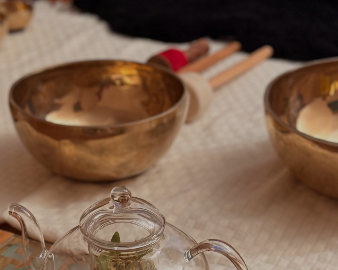 Slow Sunday - Sound Bath &amp; Tee im April