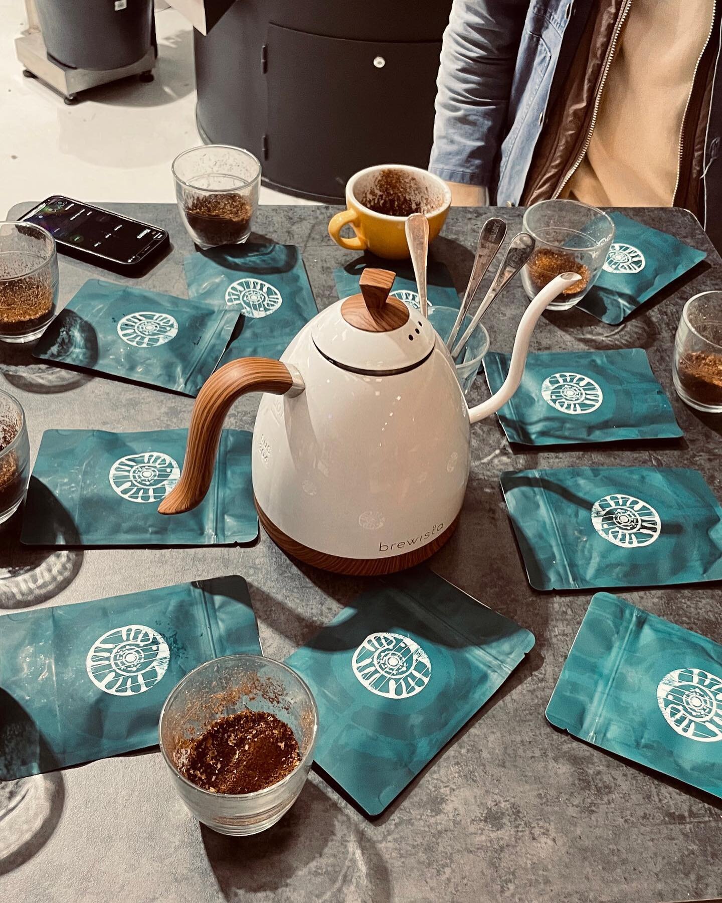 Always a pleasure to work with the guys at @falconspecialty and @pharmacie_coffee_roasters, our recent cupping session ☕️

#specialitycoffee #coffee #coffeeroaster #coffeetime #cupping #sampling