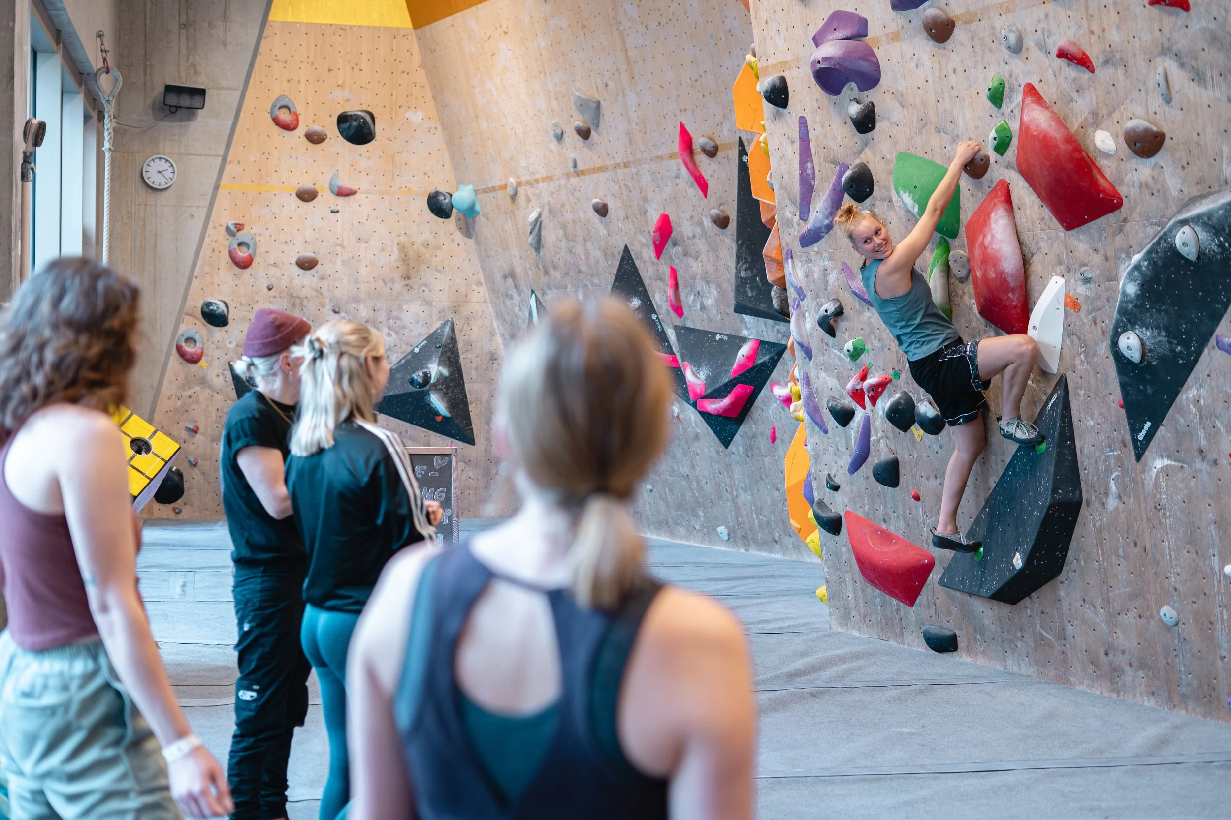 251122_Flinta_BoulderinnenFestival_013.jpg