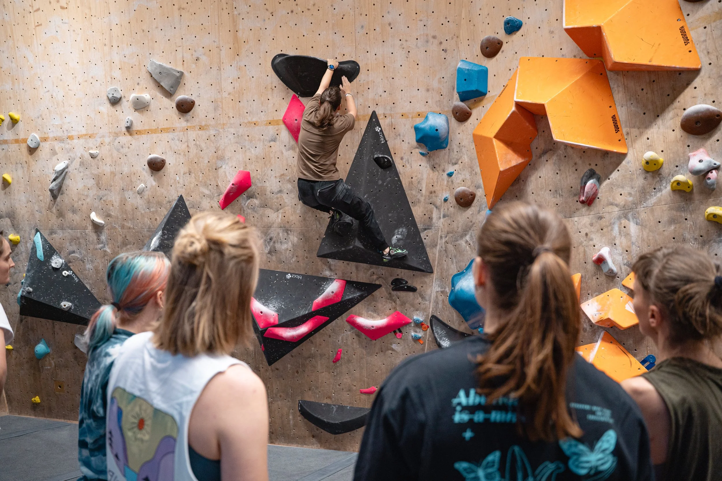 251122_Flinta_BoulderinnenFestival_072.jpg