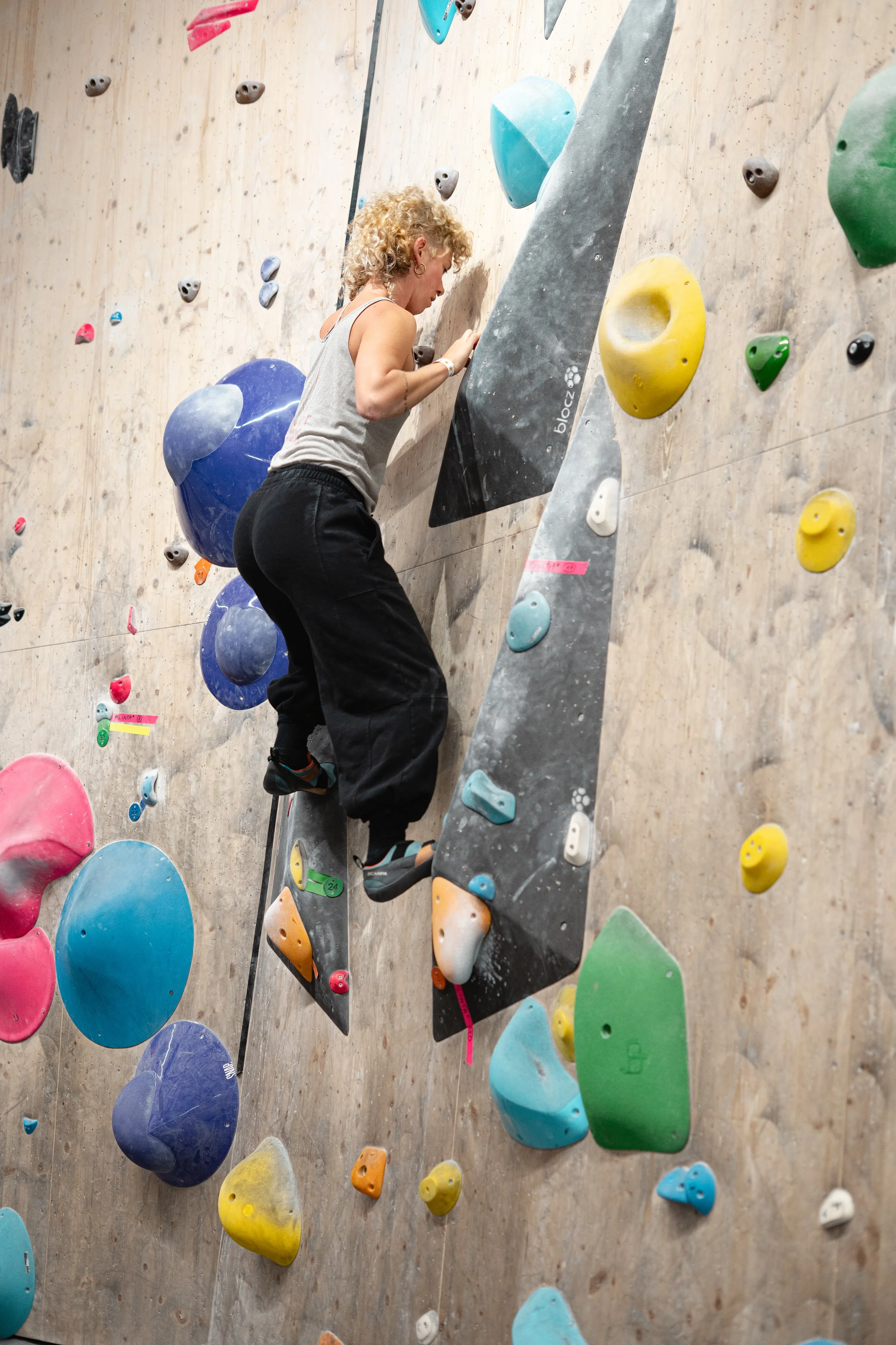251122_Flinta_BoulderinnenFestival_095.jpg