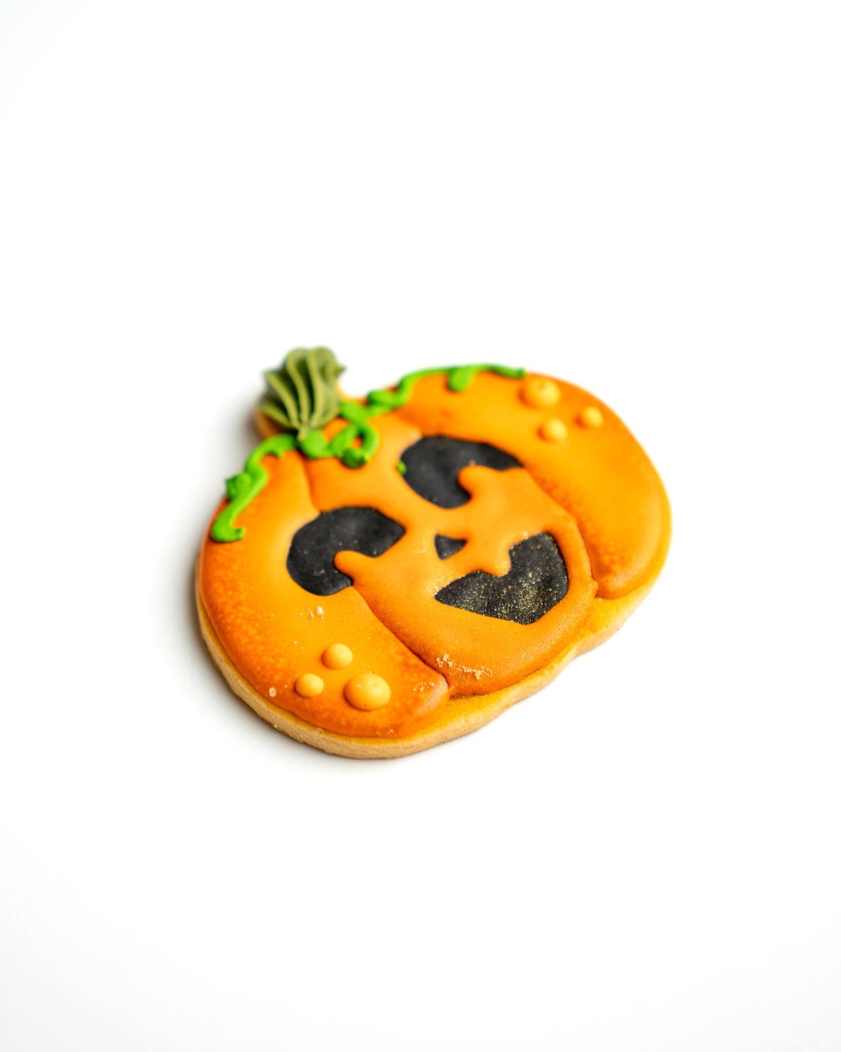 Spooky biscuits! 🎃

Dolcetto o&hellip;.? 

Nell nostra pasticceria non ci sono dubbi: quest&rsquo;anno solo &ldquo;dolcetti&rdquo; 🍪

I biscotti di Halloween ti aspettano da Pasticceria Panarari: spaventosamente golosi! 👻
