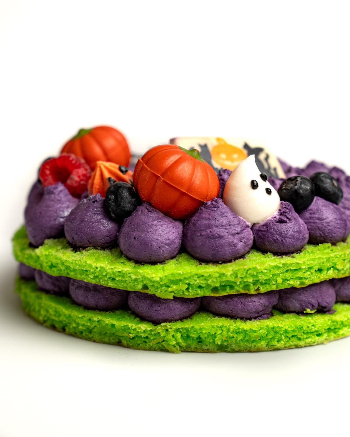 Senza dolci, che Halloween sarebbe? 

Non farti trovare impreparato: le nostre torte sono spaventosamente buone! 

In ogni creazione siamo attenti ai dettagli, cercando di coniugare autenticit&agrave;, gusto, design. 

Ti aspettiamo in negozio per sc