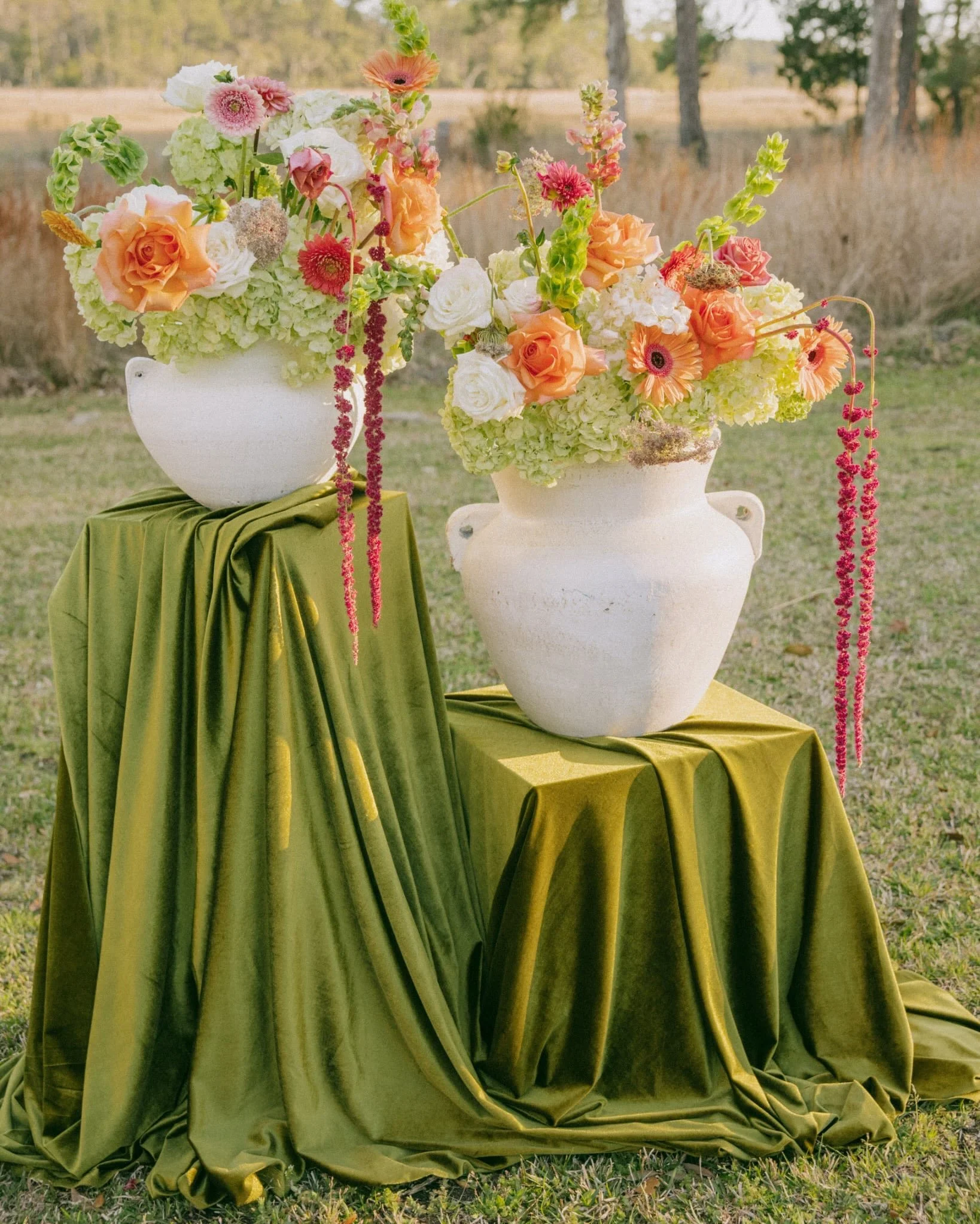 Bold colors and stunning textures will always have our hearts. #weddingfloral #luxuryfloral #charlestonflorists #charlestonpetal