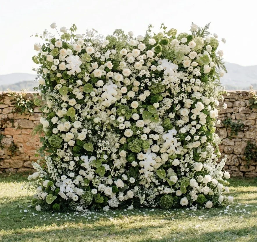 ✨New arrivals✨ If you&rsquo;re looking for stunning faux floral walls and arches, check out our new arrivals ready to make your day beautiful! 

#charleston  #florist #fauxfloral