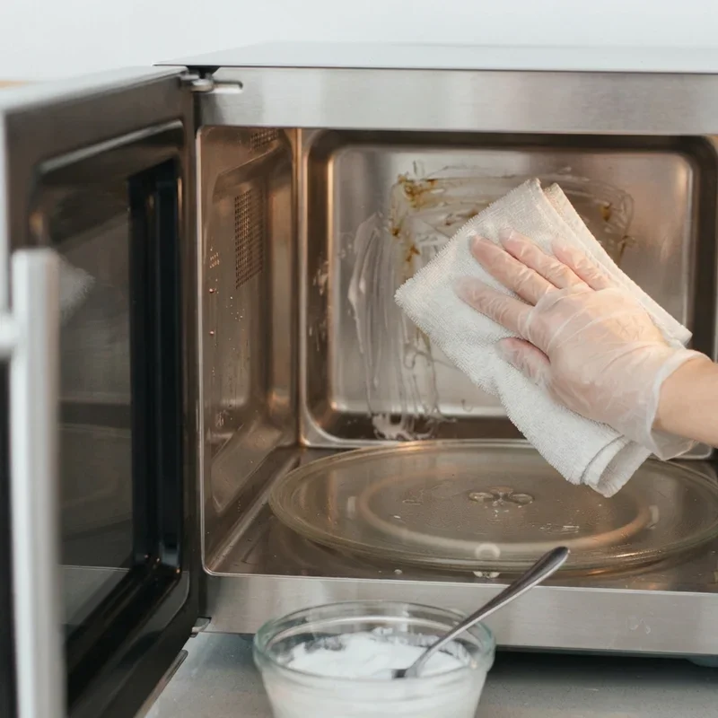 How to Clean a Microwave With Baking Soda