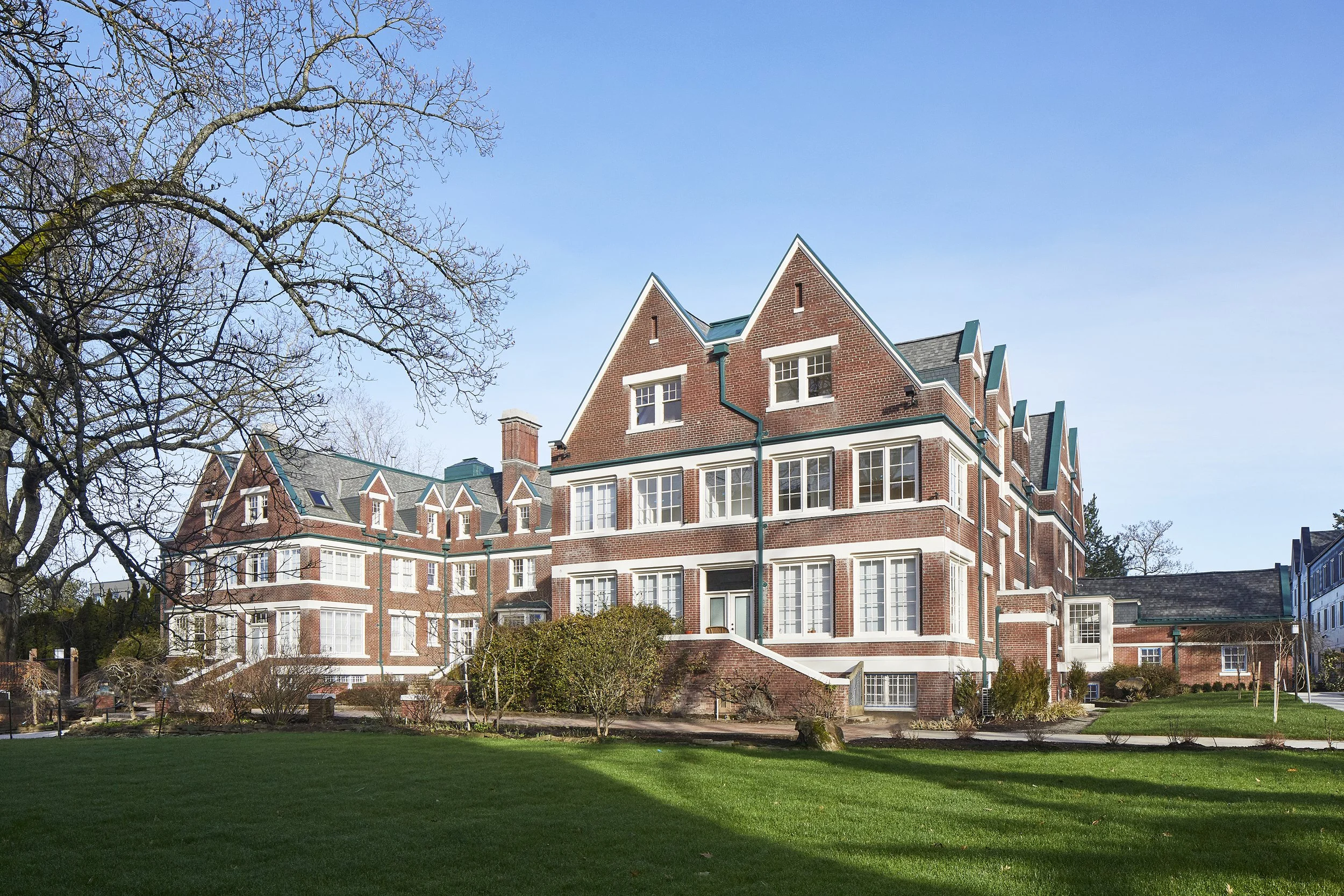 AnnaMannExt 003_REDUCED.jpg