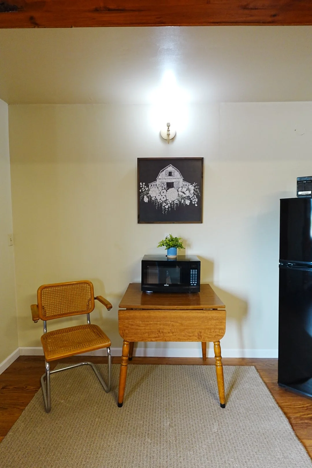 Breakfast Nook with Minifridge and Microwave