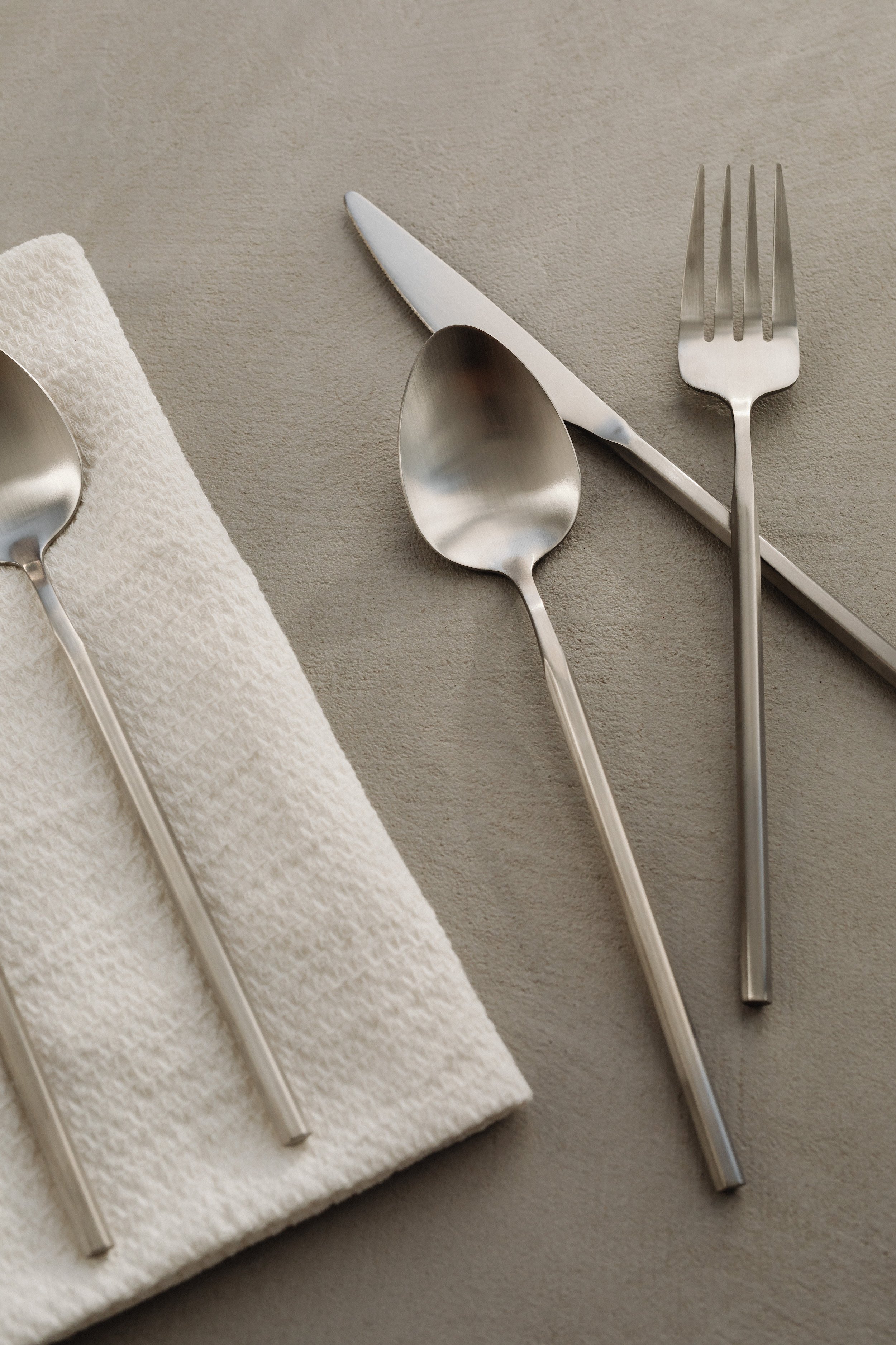kaboompics_forks-spoons-knife-29498.jpeg
