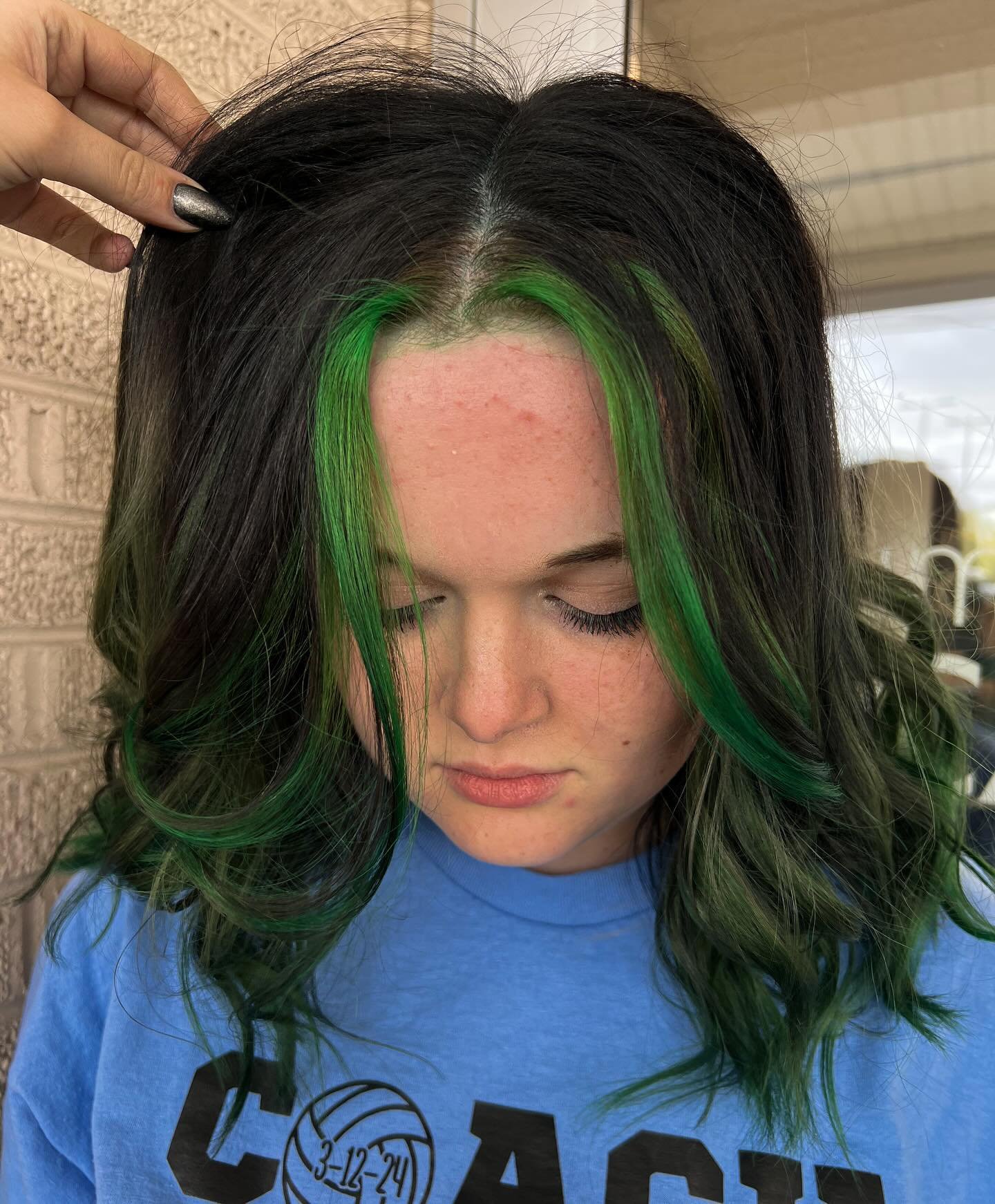 Loved how this green turned out for the sweet and amazing @abigail.townley16 ! We added a money piece this time, I think it suits her so well!
-
-
-
-
-
-
-
- 
#cosmetology #cosstudent #ohio #altstylist #hairstylist #greenhair #pulpriot #redken #alte