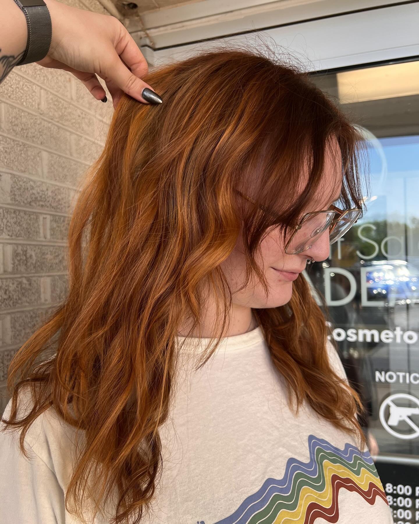 We love a copper queen!! Love this dimension we added on @faithmay160 !!!
-
-
-
-
-
-
-
I am down to my last 2 months of school! Book your spot while you can! 
#cosschool #cosstudent #cosmetology #hairstylist #althairstylist #althair #copper #balayag