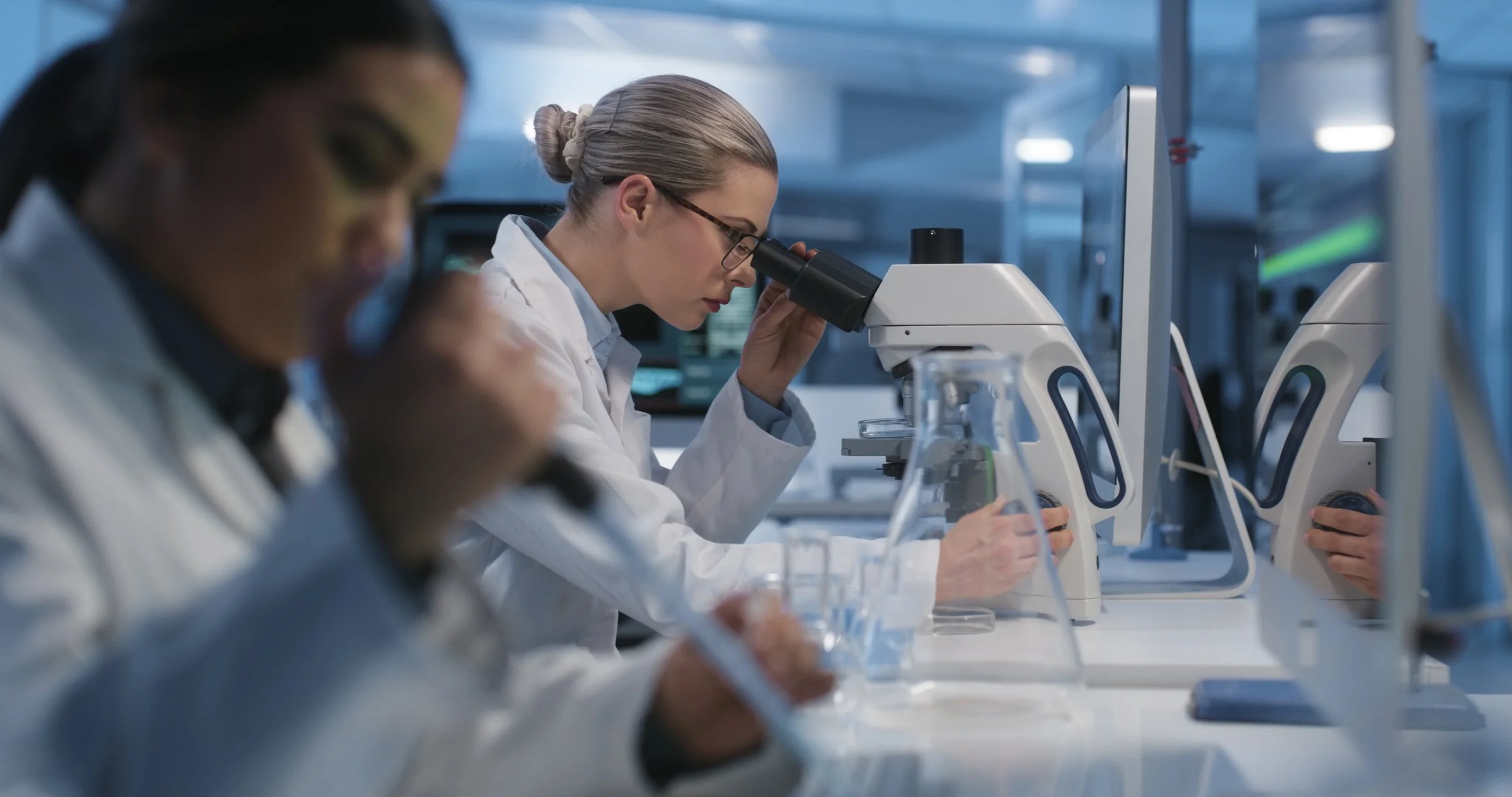 Healthcare professional and patient discussing the future of early lung cancer detection.