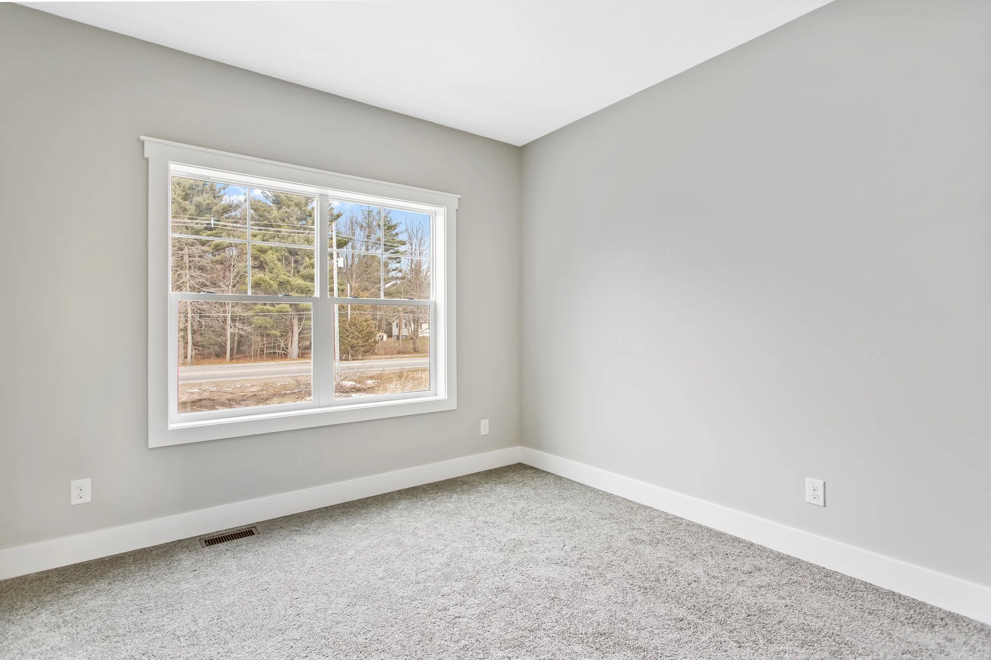 14714 Leonard St, Spring Lake-15.jpg