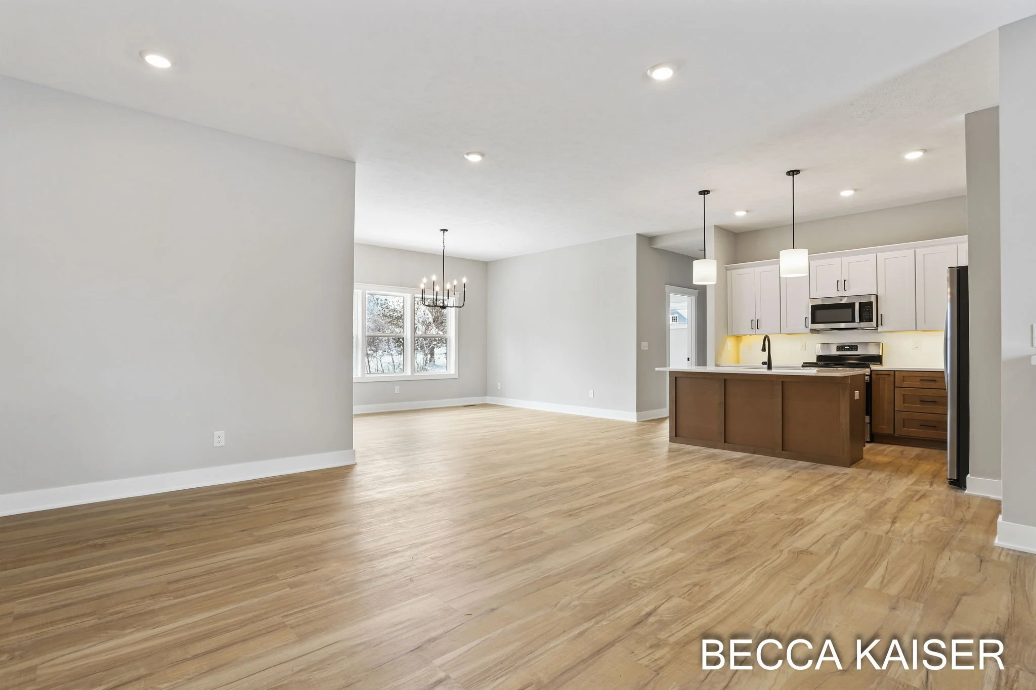 9-web-or-mls-9075 Winterberry Dr, West Olive-9.jpg