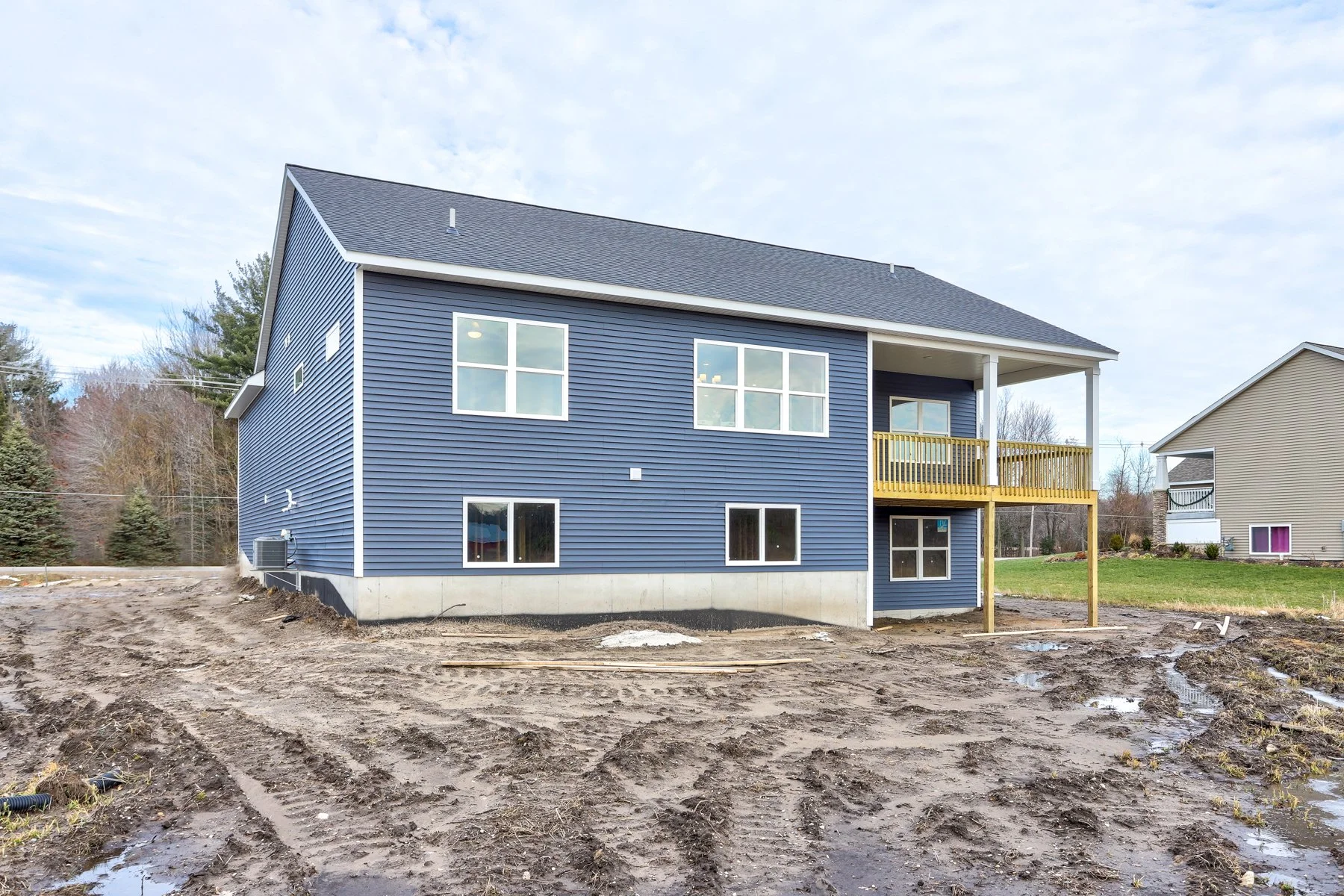 14714 Leonard St, Spring Lake-9.jpg