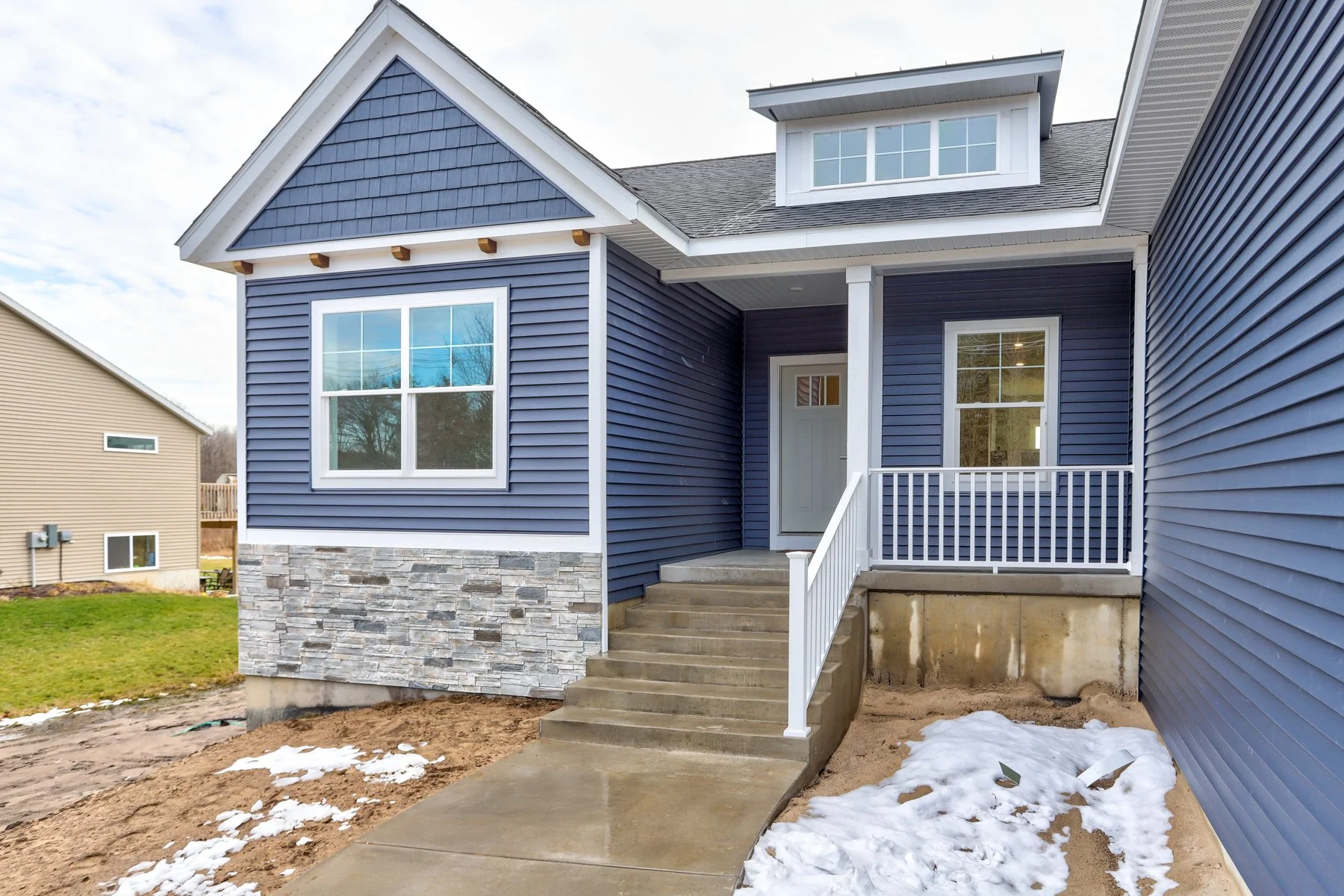 14714 Leonard St, Spring Lake-3.JPG