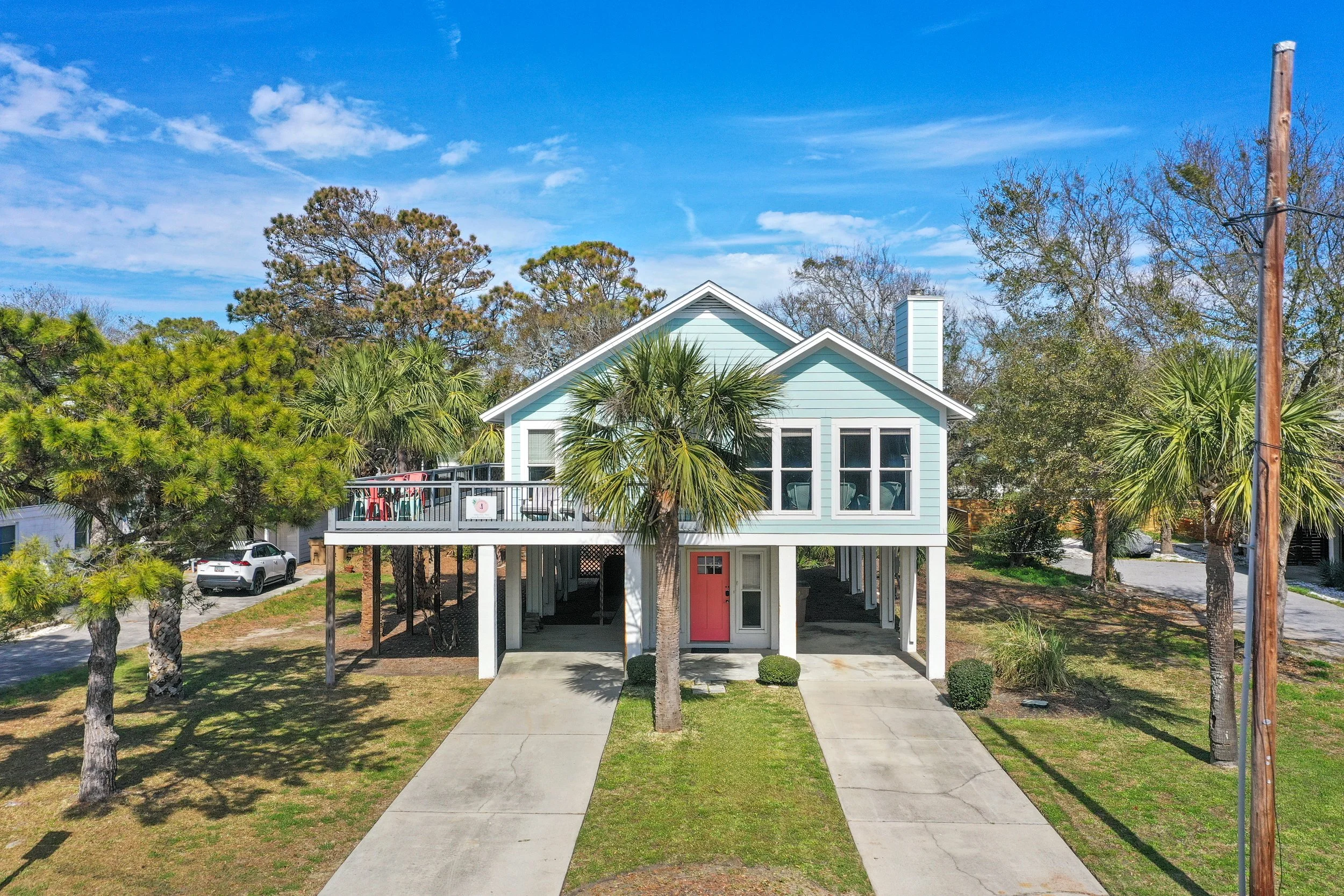 8 7th St Exterior Photo.jpg