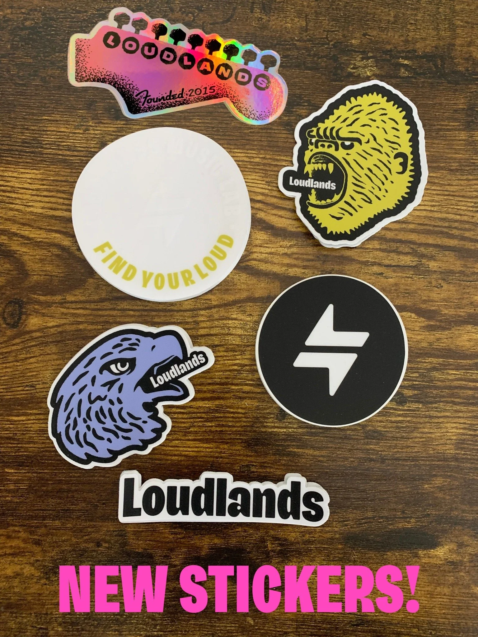 We have stickers! Massive shoutout and thanks to @magnificodesign for the stellar additions to the lineup. Make sure to pick one up the next time you come by. What's your favorite? 🦍🦅🎸🎵

1. Family photo
2. Yella Gorilla
3. Screechin' Eagle
4. Lou