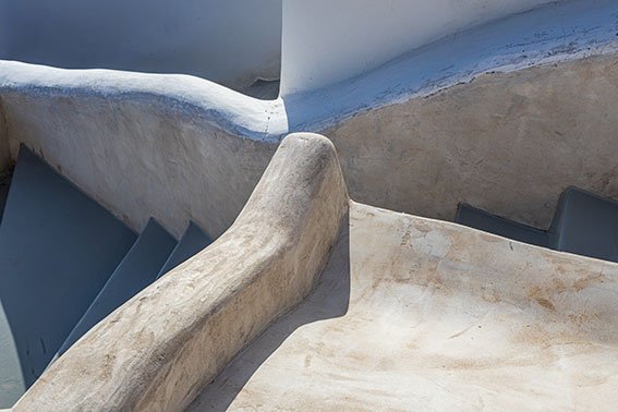 The Story Behind the Art Photo|Curves of Santorini