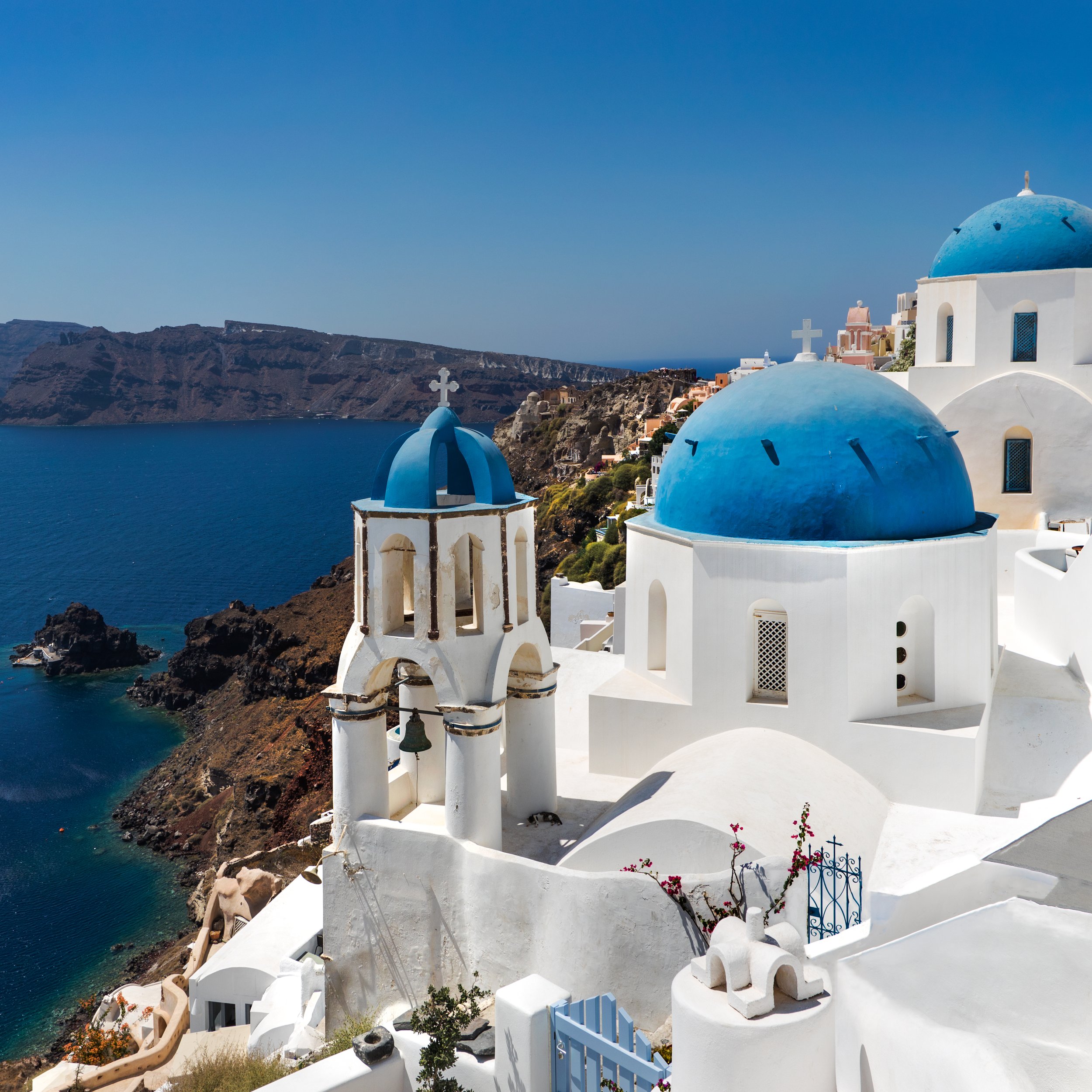 Santorini Top 10 FAQ &amp; Travel Guide — Useful Tips, Where to Eat, Photo Shoots &amp; Must-Buys