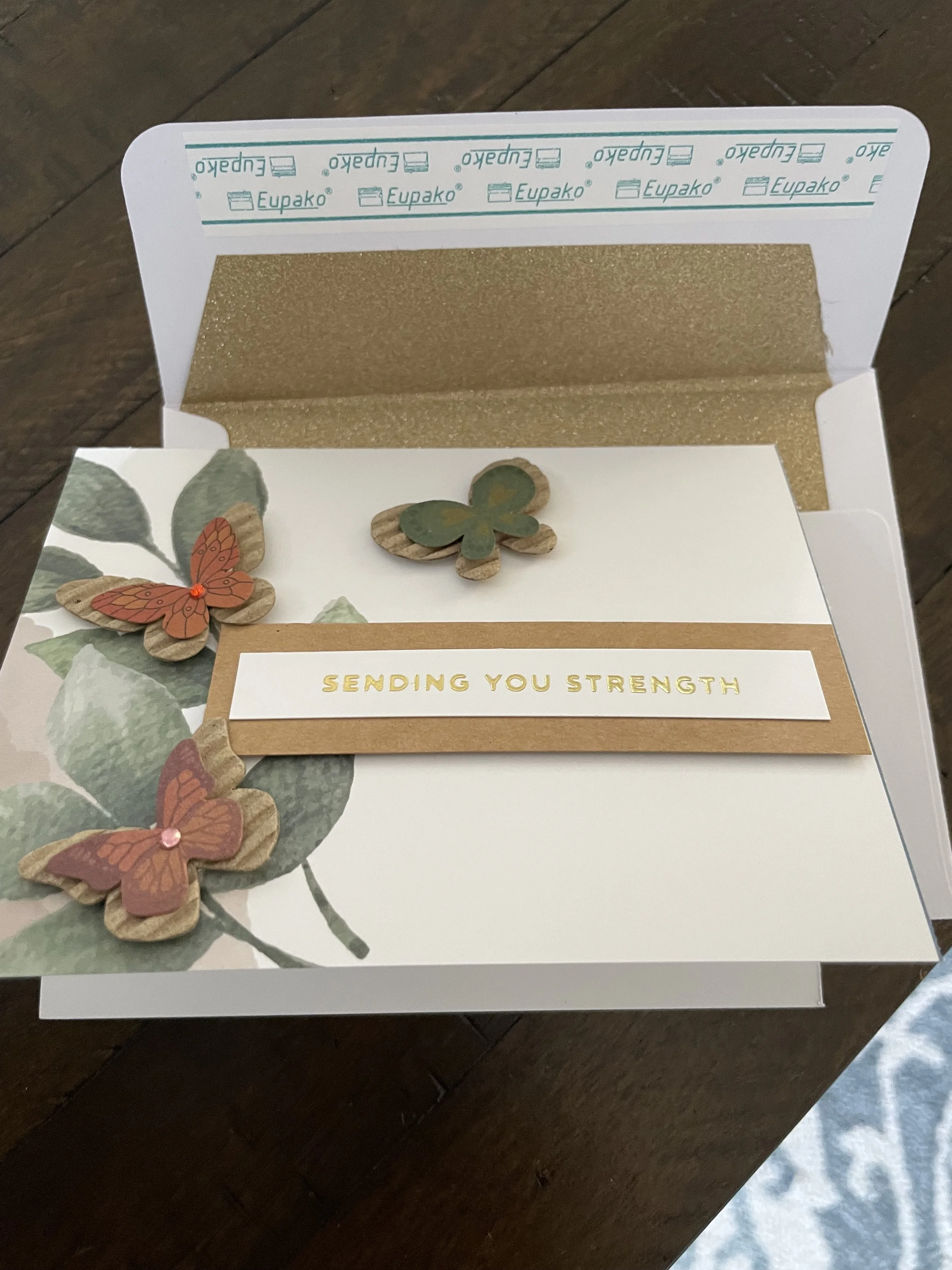 E-Stationery vs. Me-Stationery: The Art of Handwritten Notes in a Digital Age