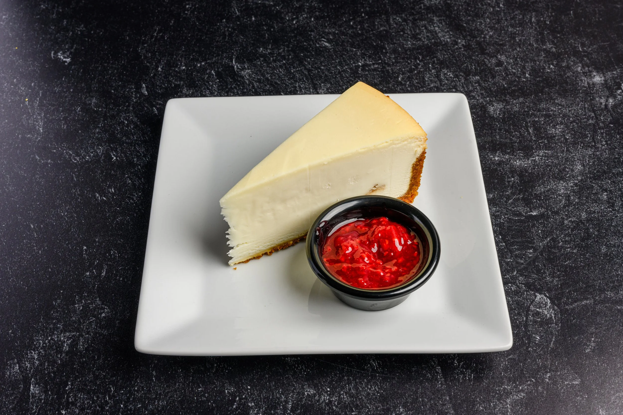 || PREMIUM NEW YORK STYLE CHEESECAKE + 2 OZ RASPBERRY TOPPING ||