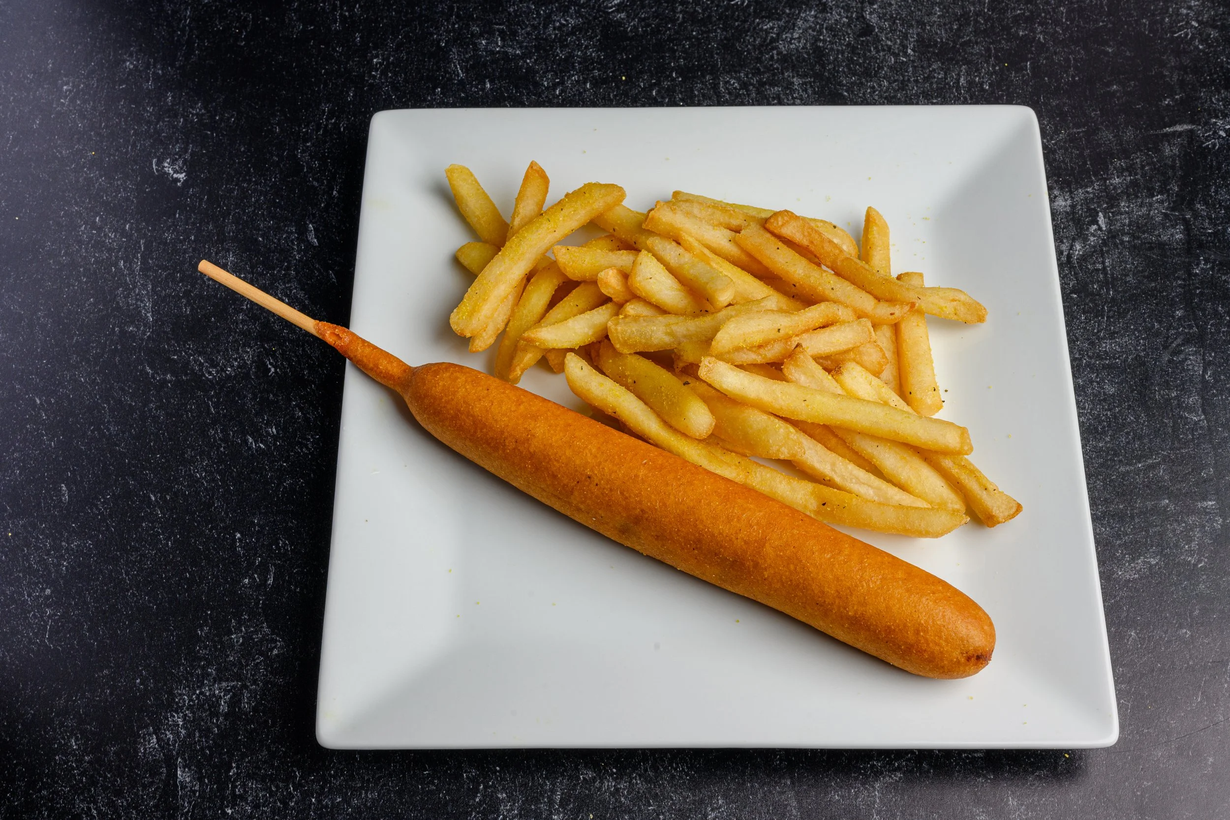 ||  KIDS #2 COMBO MEAL OPTION || 

Footlong Corn Dog + Small Fry + 12 oz Drink