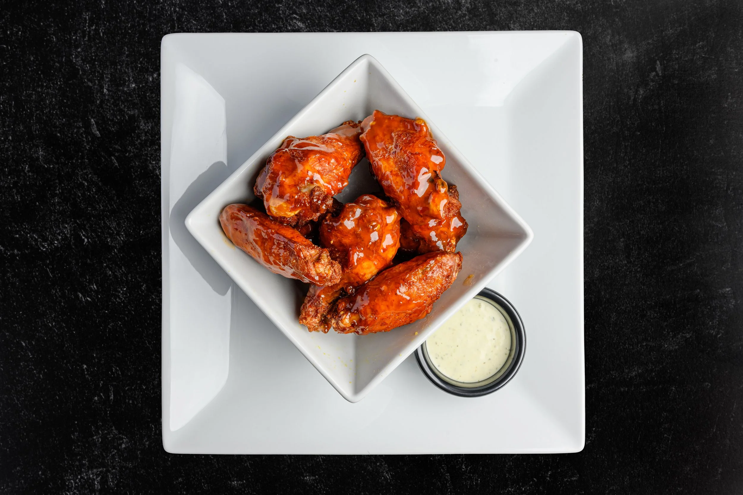 || SPICY HONEY WINGS || 7-8 Wings + 2 oz Ranch 