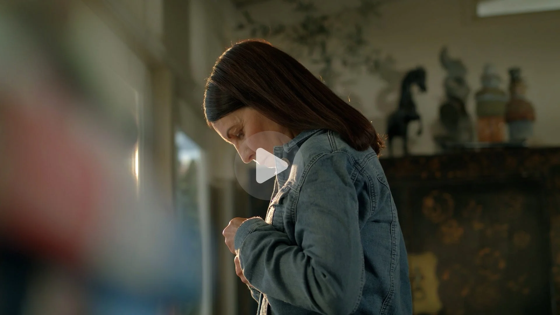 LAURA THUMB USING.jpg