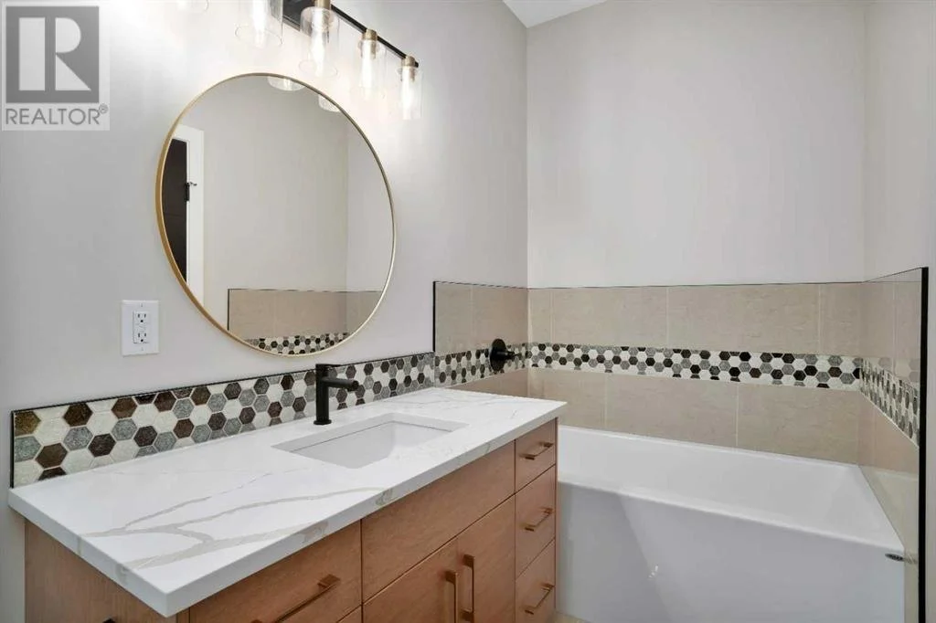 714 master bath.jpg