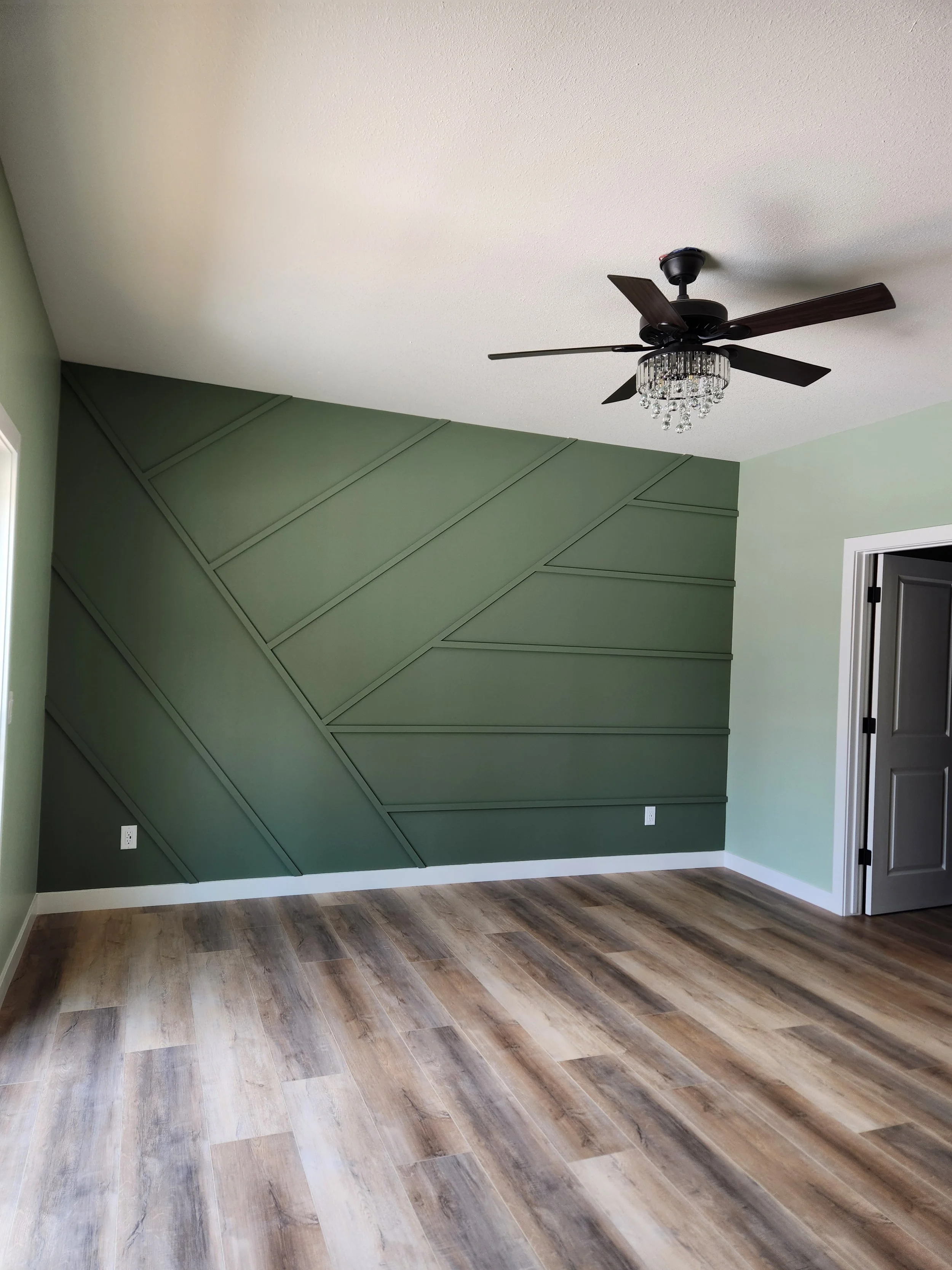 709 feature wall bed.jpg