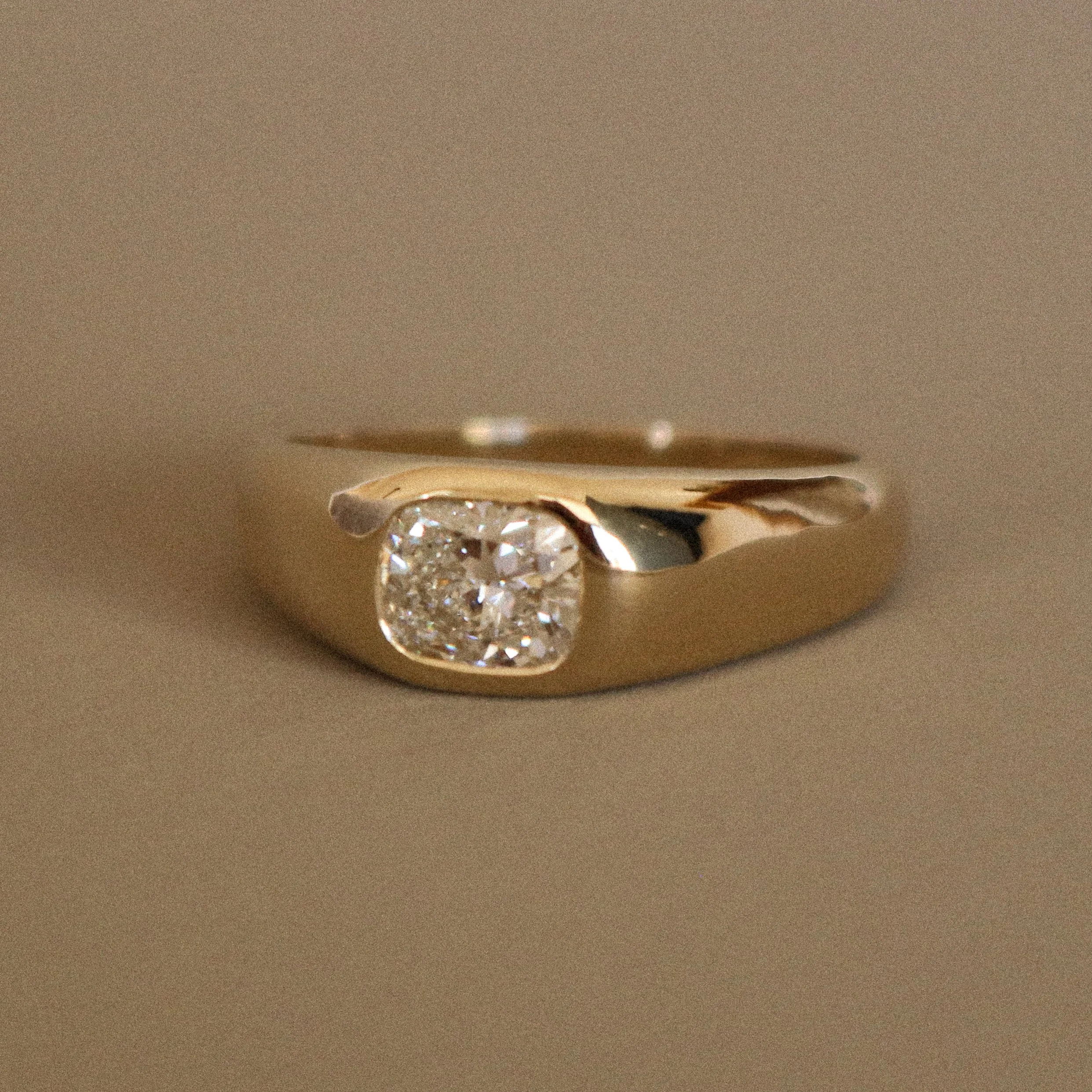 Lumina Signet