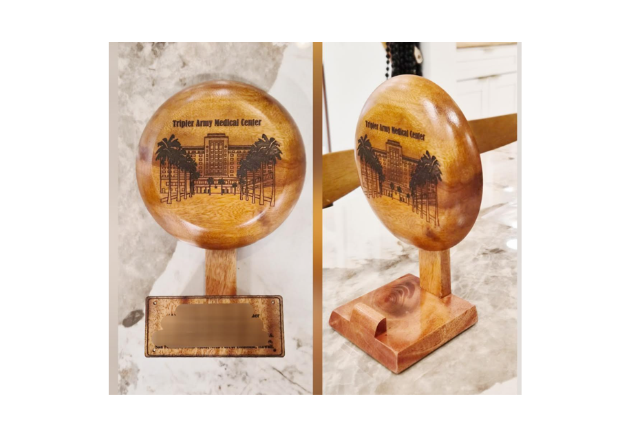 9"/11.5" Engraved Logo on stand