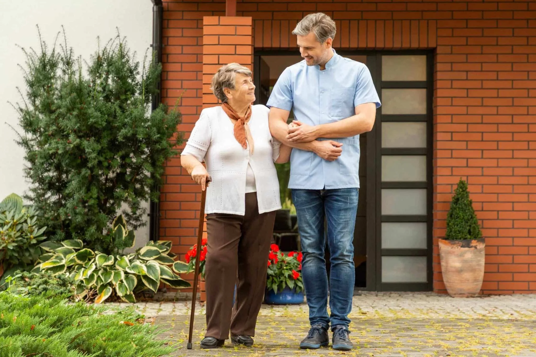 Professional caregiver assisting an older adult at home in Phoenix, Arizona. Handled Home Care provides home care services, senior care, dementia care, Alzheimer's support, respite care, personal care assistance, meal preparation, transportation, and