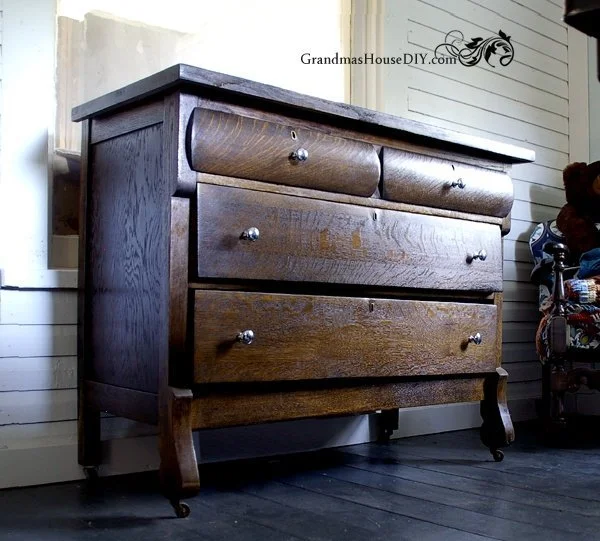 olddresser1.jpg