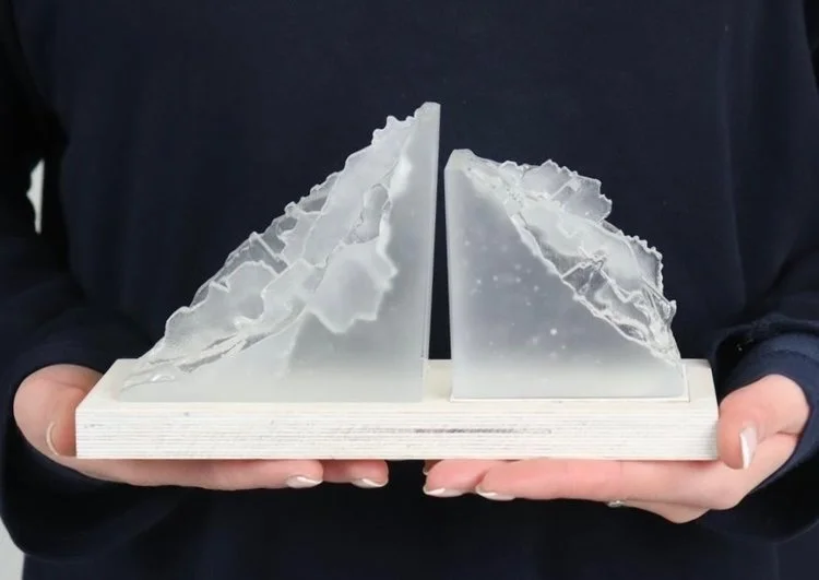 The shape of the trophy was inspired by the juxtaposing landscape in and around Edinburgh. 