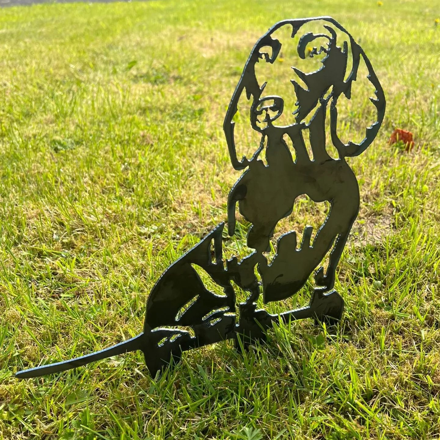 Simon is here!🐾

If you or someone you know loves Dachshunds, this is the perfect gift! Now available on the website - link in the bio.

#dachshund #sausagedog #doglover #metalart #gift #gardensculpture #rusticgifts #giftsforgarden #gardenart #garde