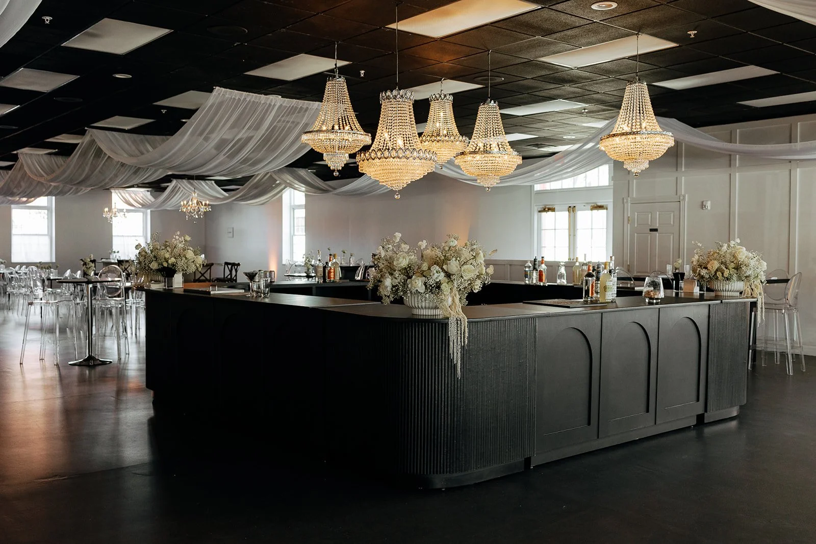 Black 360 Bar.jpg