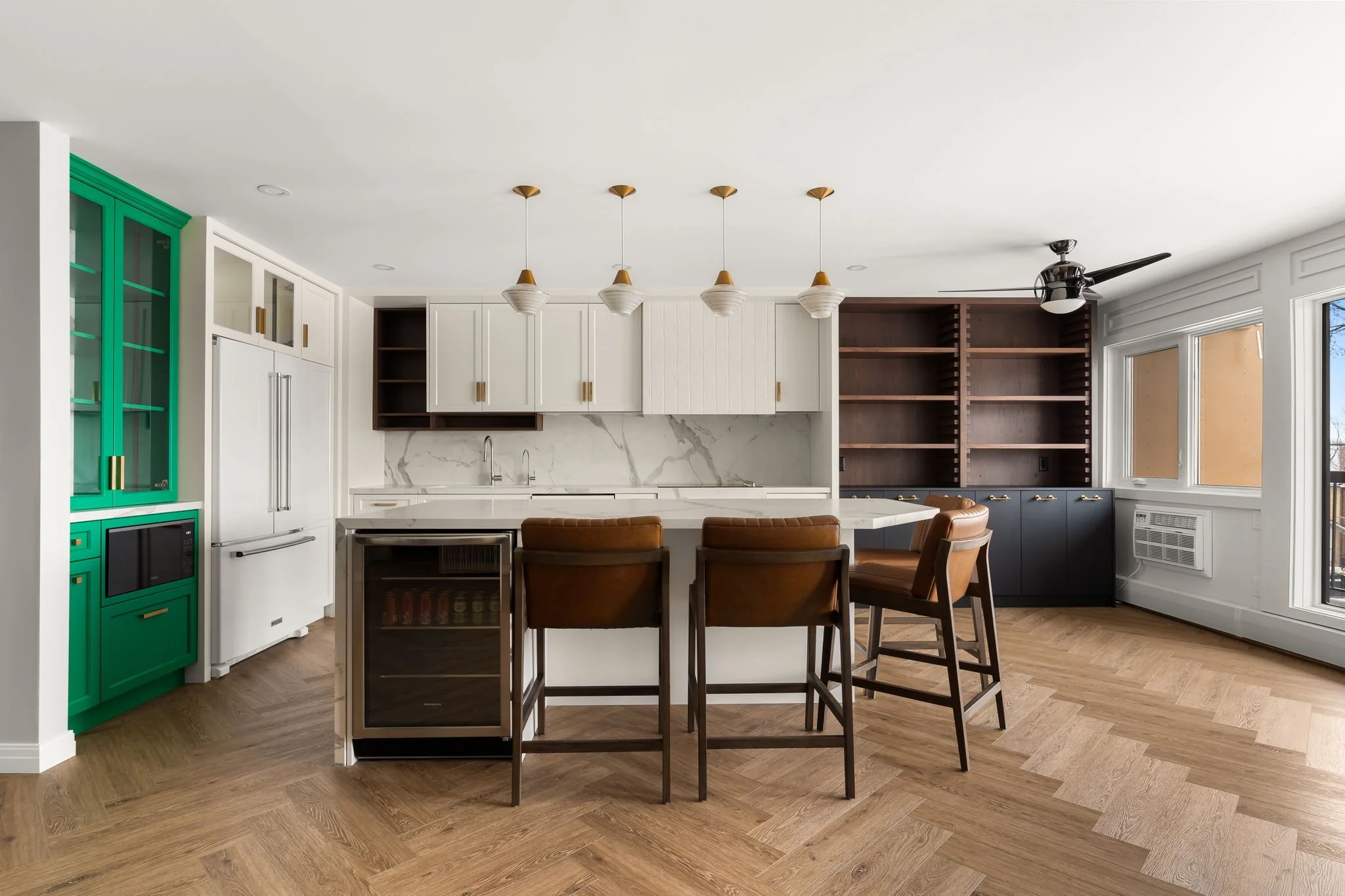 6-web-or-mls-2727-victoria-ave-308.jpg