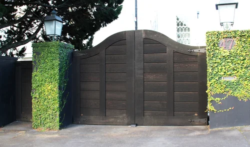 Custom Gates NZ | Bespoke Timber Gates Made to Order | WoodenGates ...