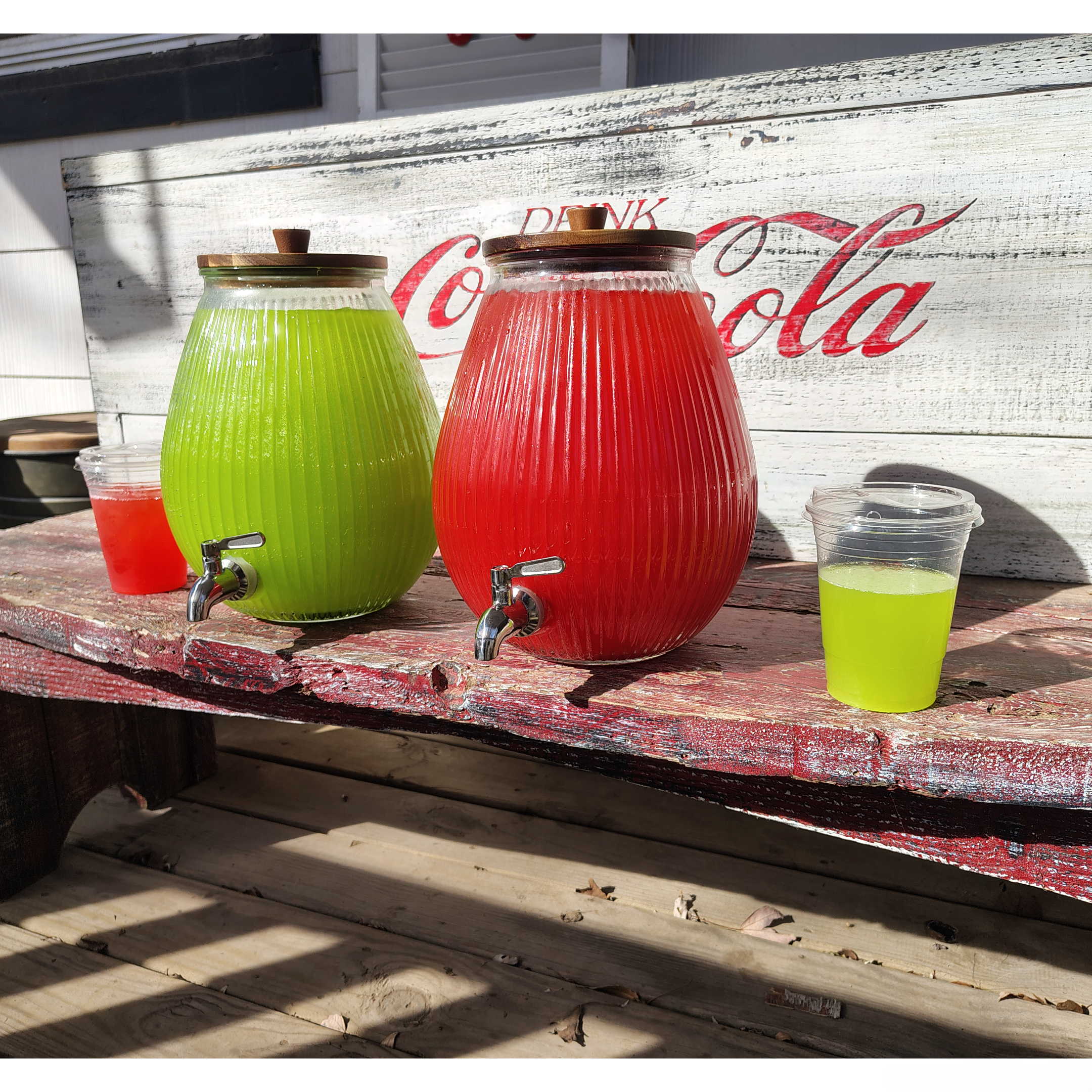 Pioneer Woman 2 Gallons Ribbed Beverage Dispenser.png