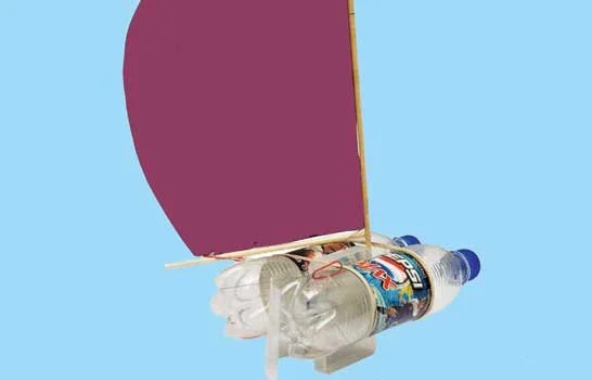 Pet-Flaschen-Segelschiff