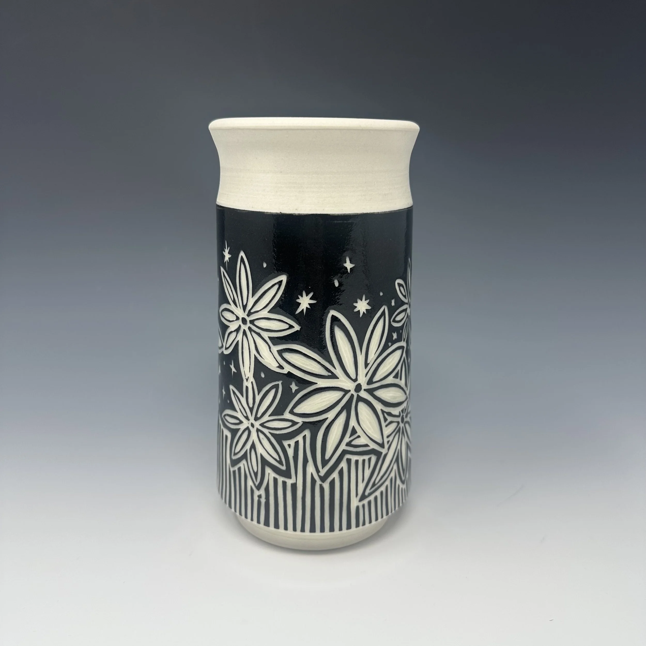 Black Star Flower Vase 1.jpeg