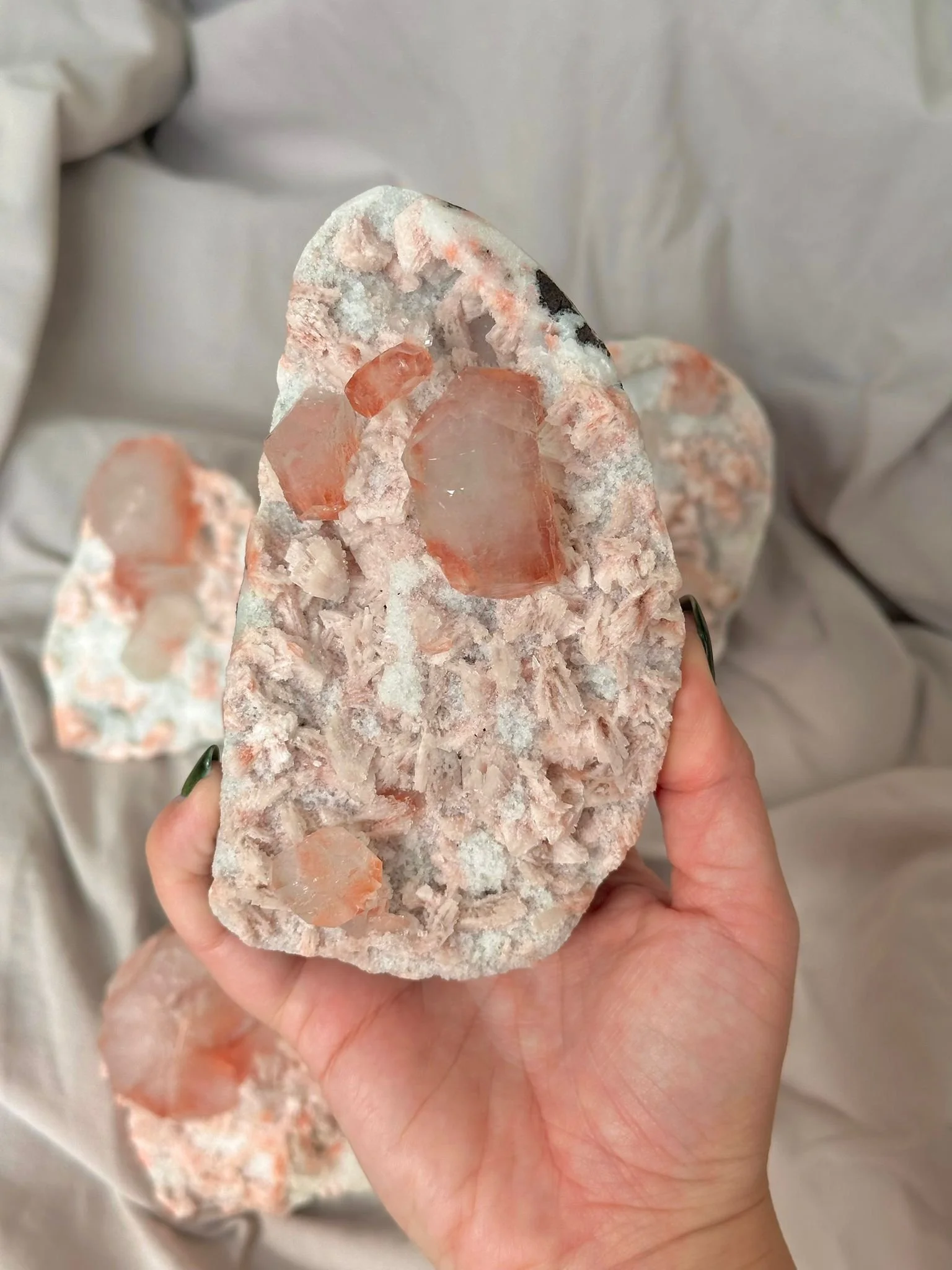 apofilite pessego grande1.jpeg