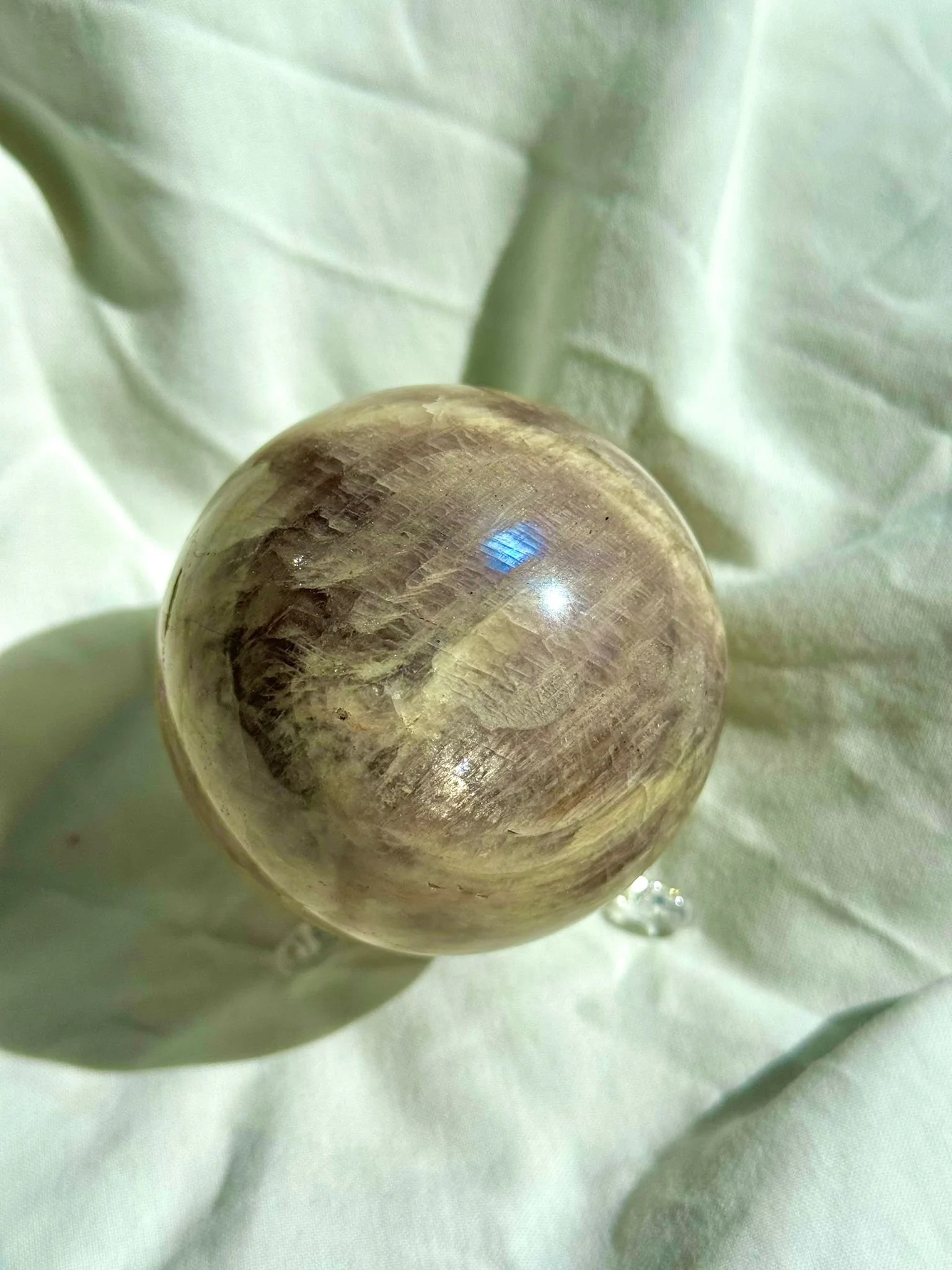 ESFERA DE PEDRA DA LUA COM PEDRA DO SOL