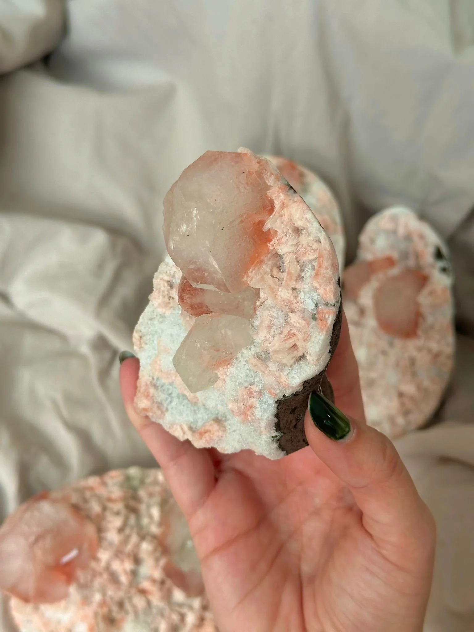 apofilite pessego heulandite pequena.jpeg