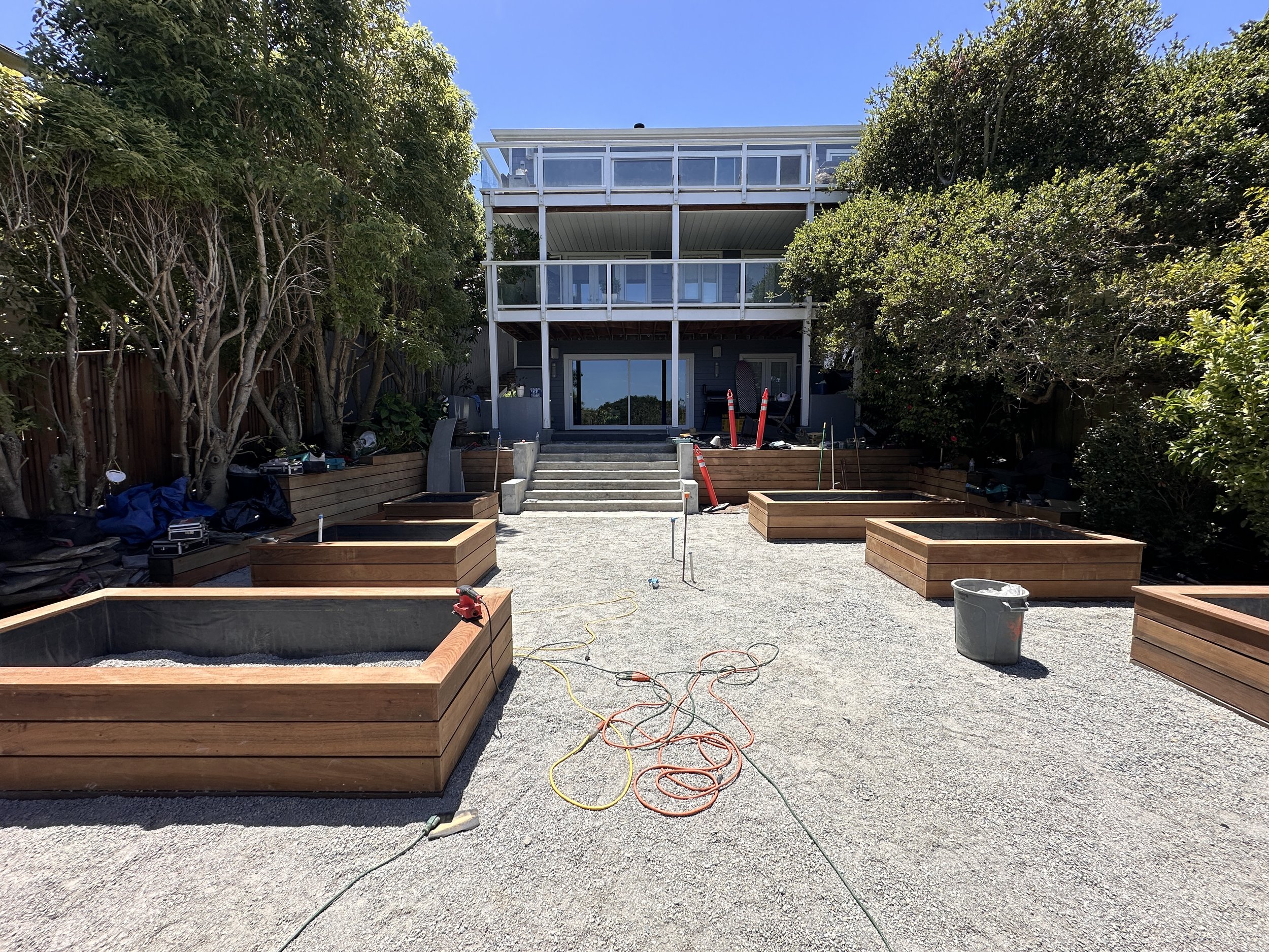 Raised beds construction 
